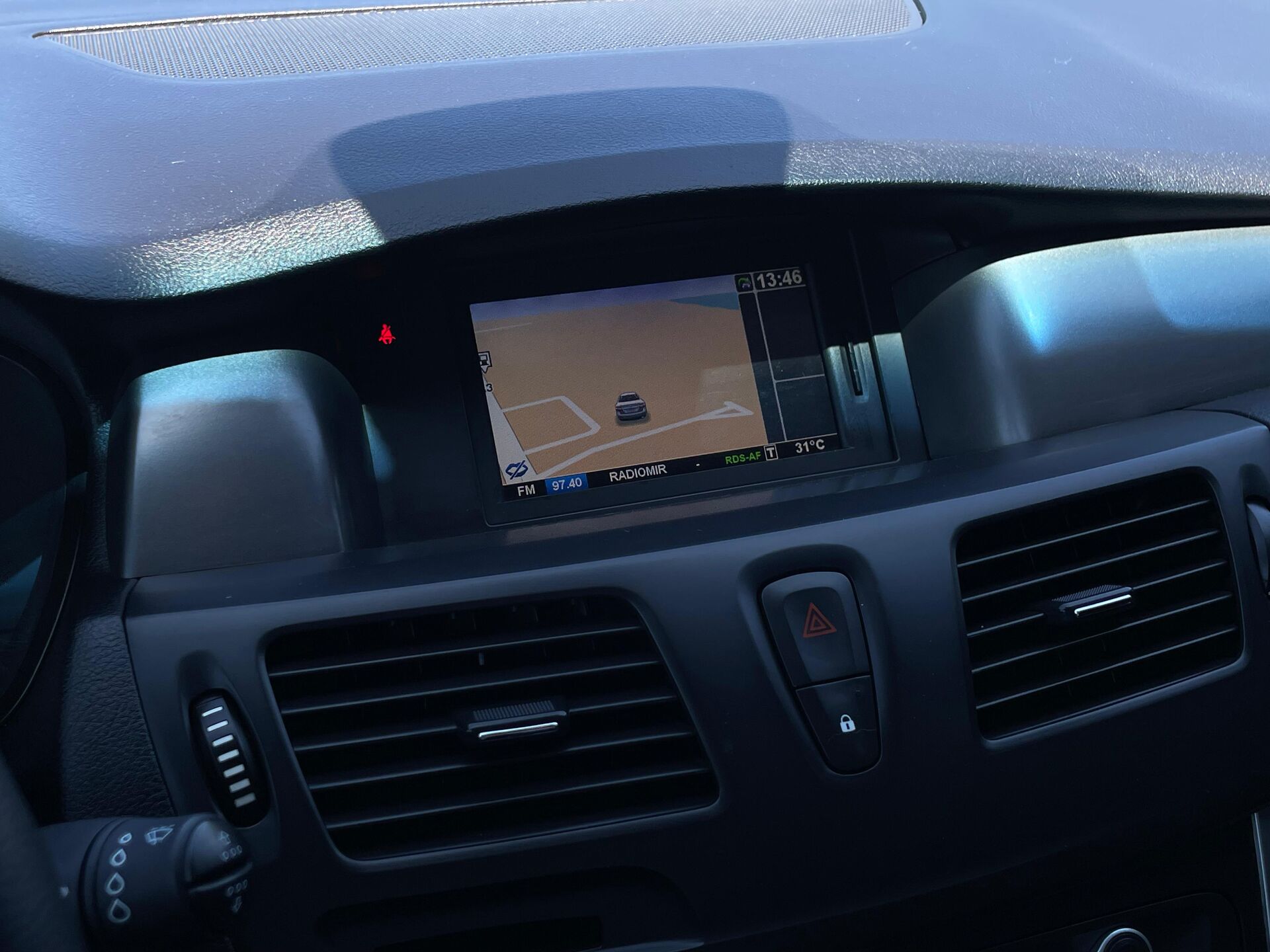Renault Latitude 2013 19