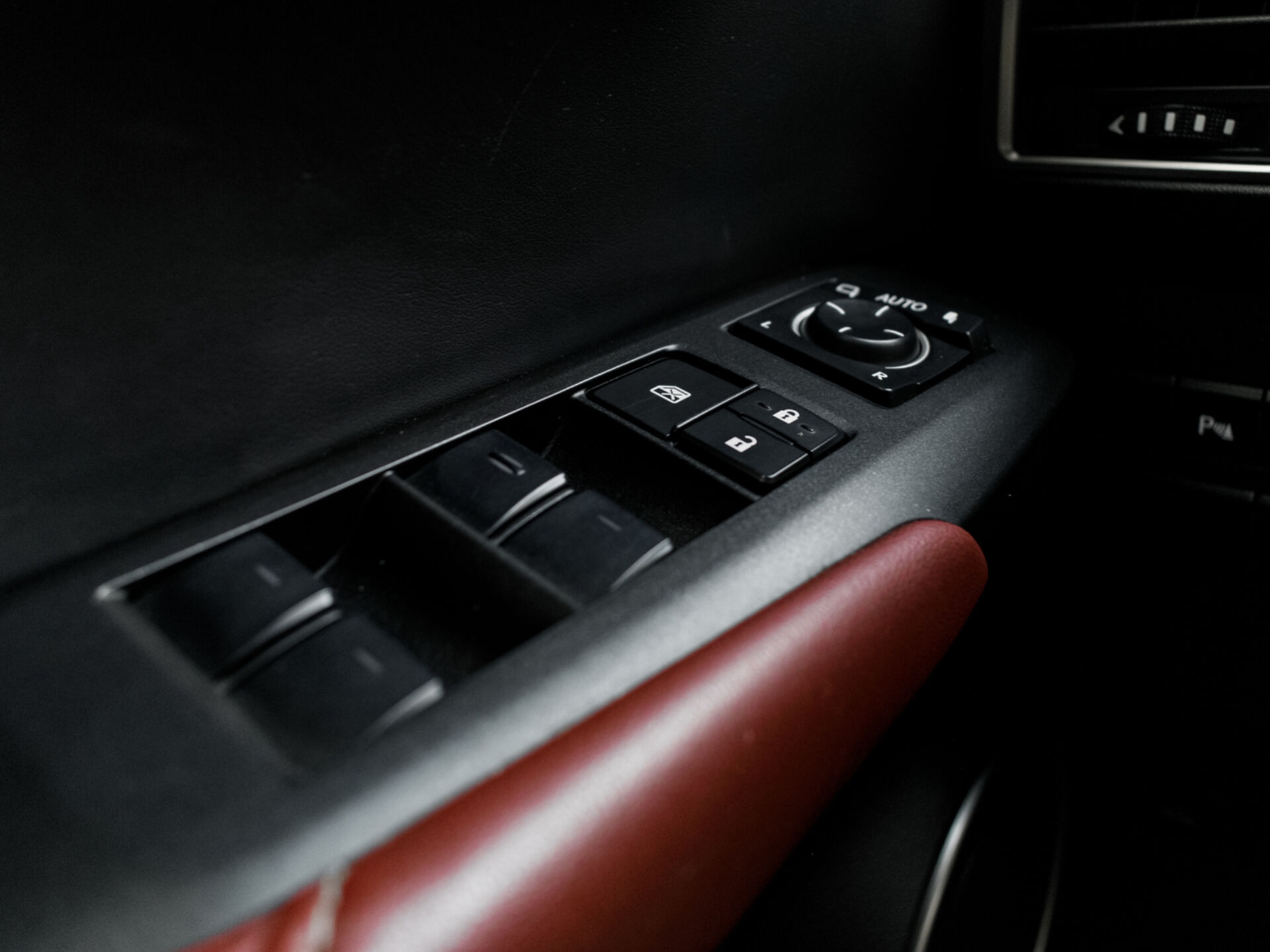 Купить Lexus NX 200 2.0 CVT (150 л.с.), 2017 в Екатеренбурге