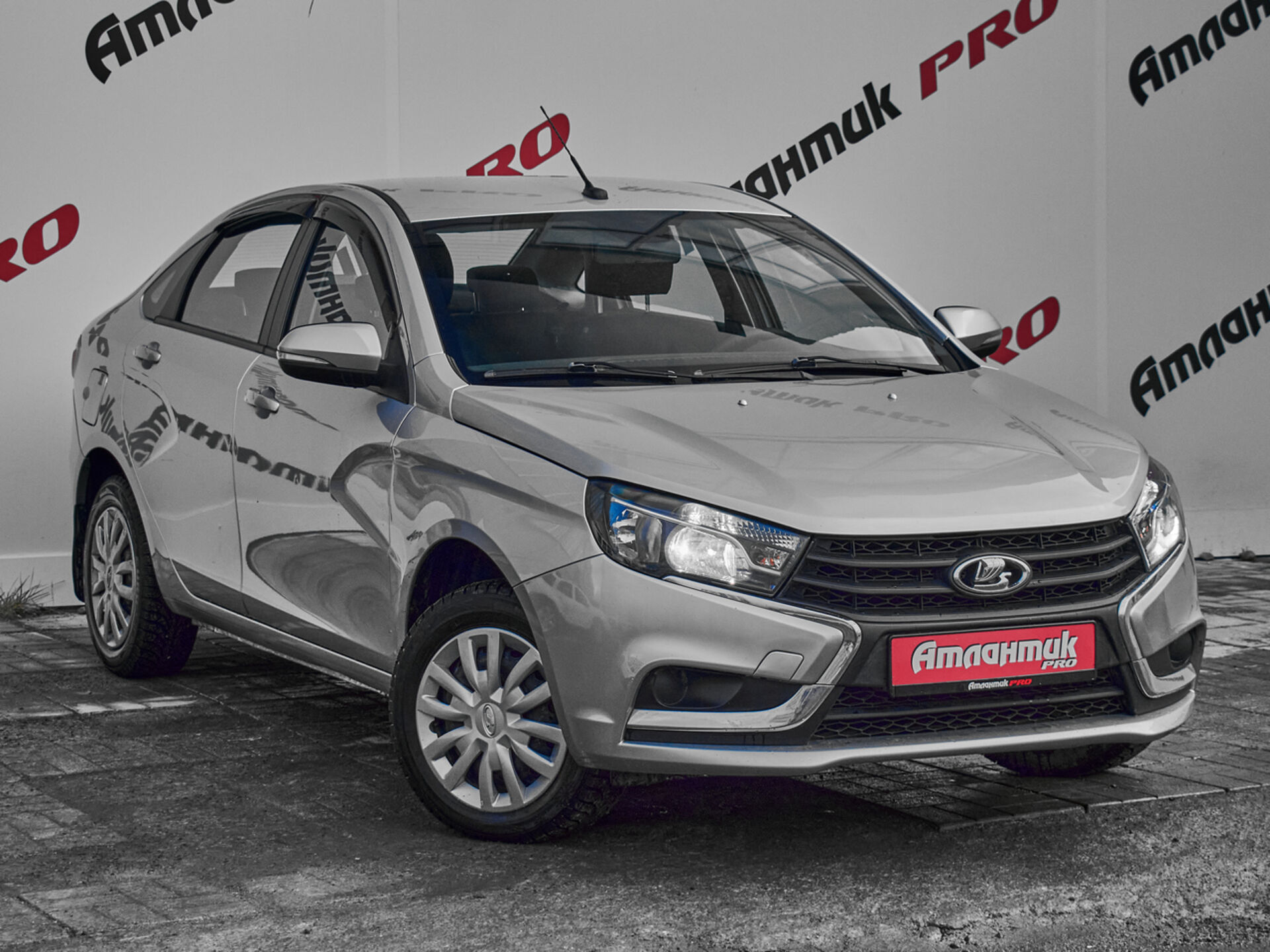 Купить Lada (ВАЗ) Vesta 1.6 MT (106 л.с.), 2016 в Екатеренбурге