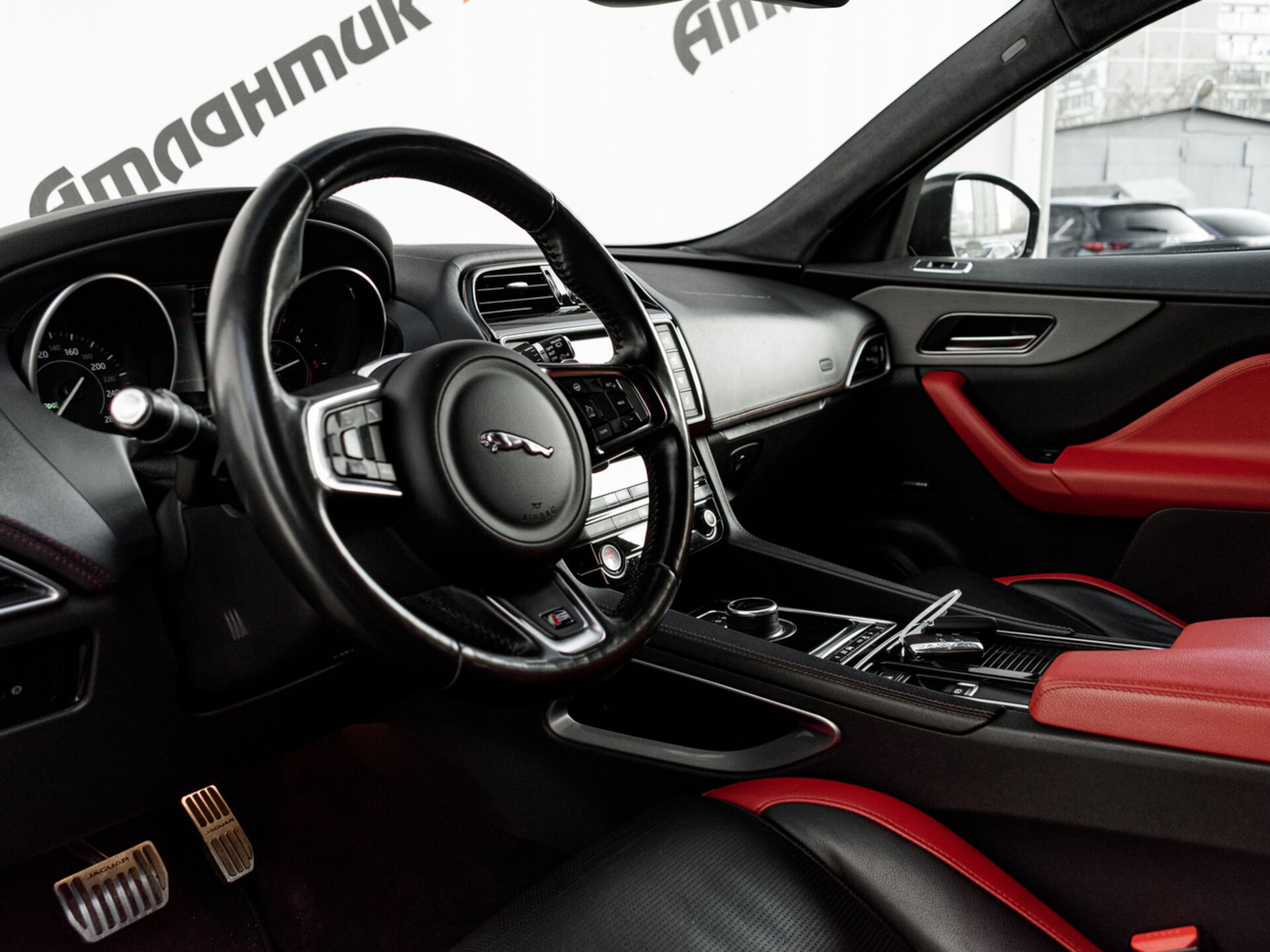 Купить Jaguar F-Pace 3.0d AT (300 л.с.) 4WD, 2018 в Екатеренбурге