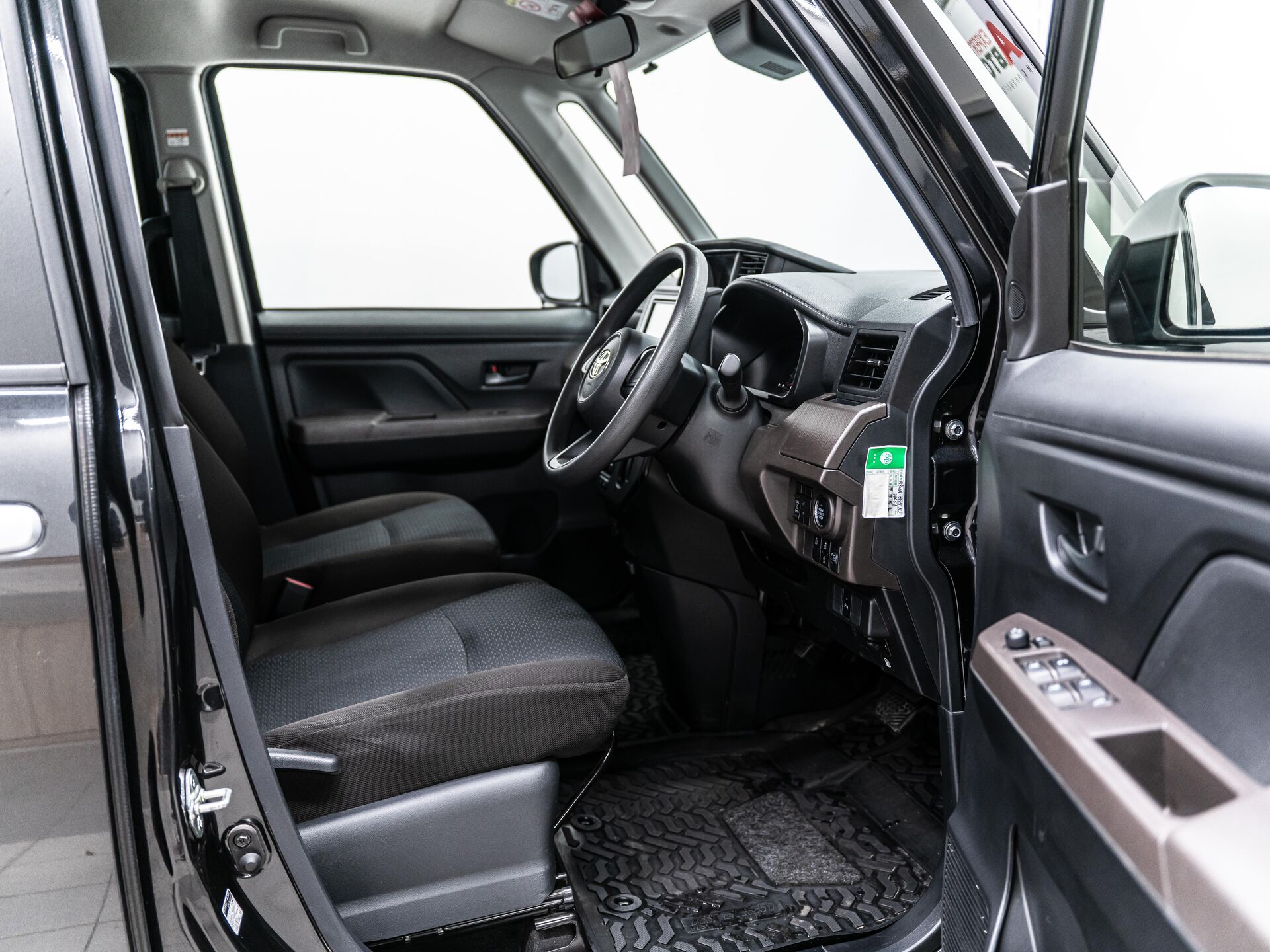 Toyota Roomy 2021 10