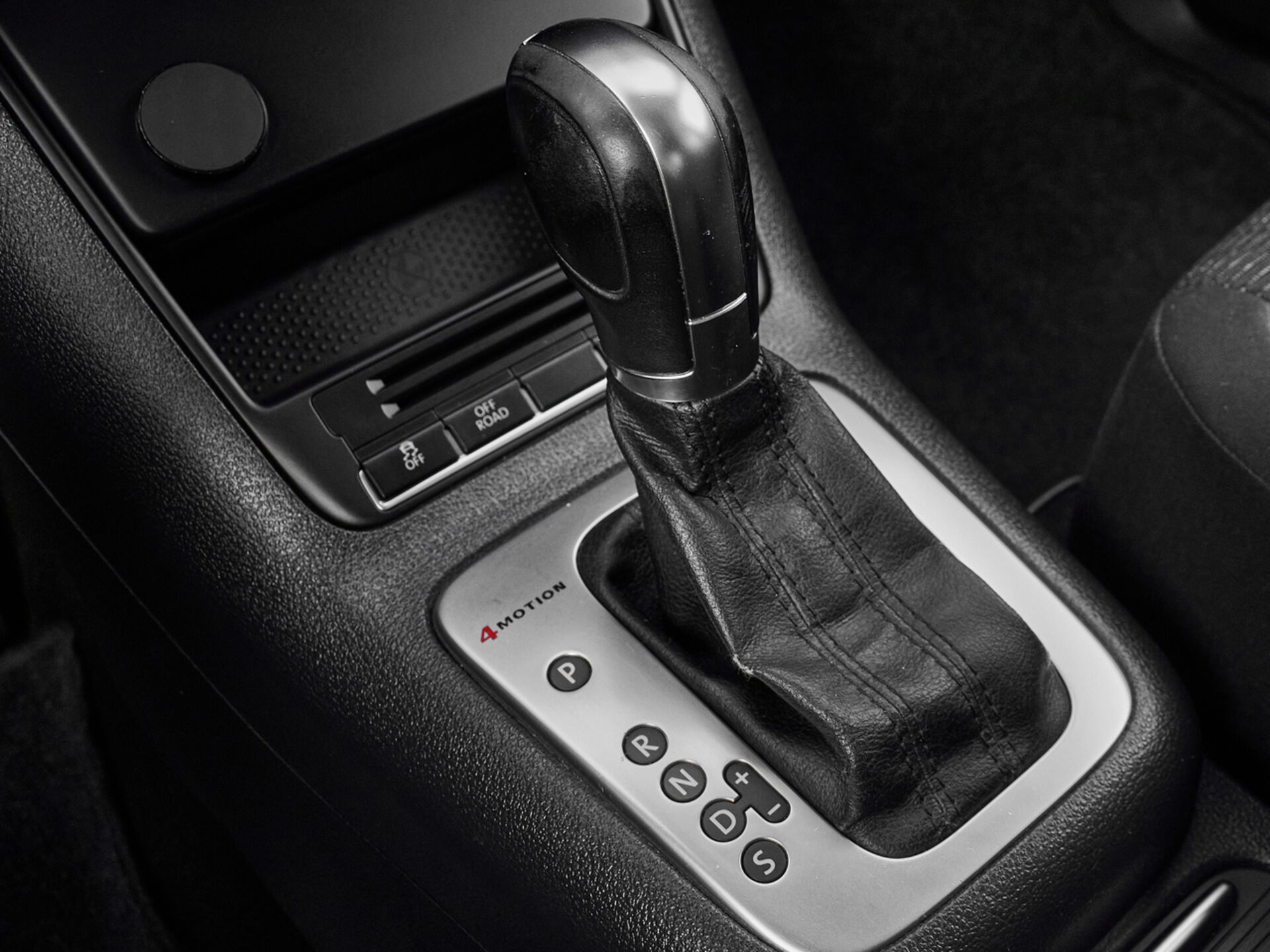 Купить Volkswagen Tiguan 2.0 AT (170 л.с.) 4WD, 2011 в Екатеренбурге