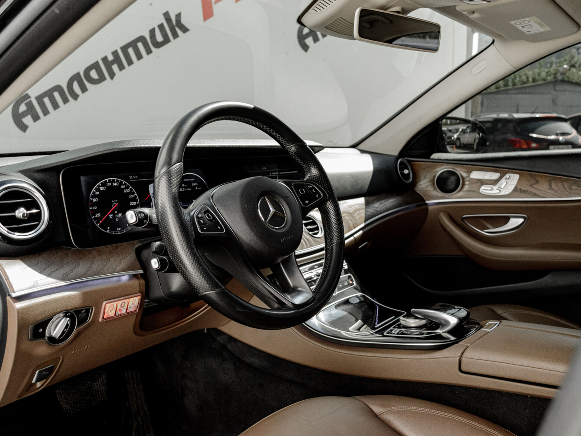 Купить Mercedes-Benz E-Класс 200 2.0 AT (184 л.с.), 2016 в Екатеренбурге
