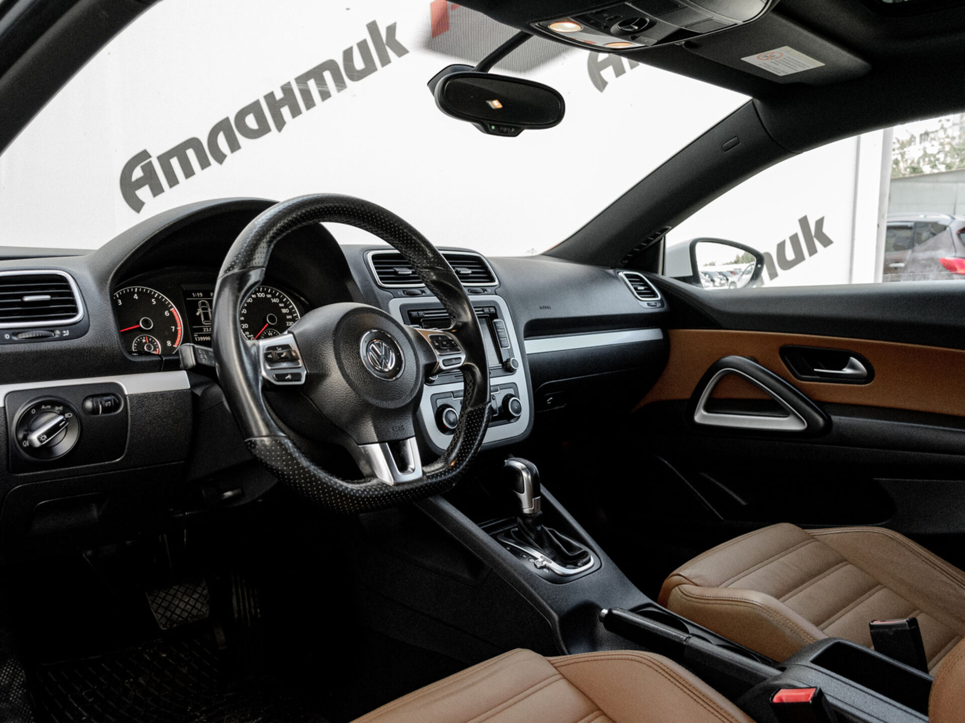 Купить Volkswagen Scirocco 2.0 AMT (211 л.с.), 2011 в Екатеренбурге