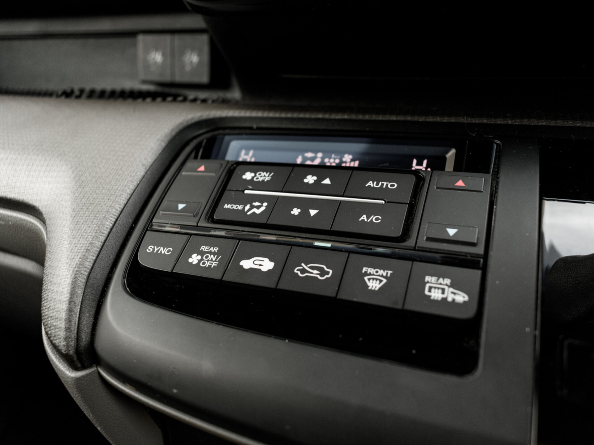 Купить Honda Stepwgn Spada 1.5 CVT (150 л.с.), 2018 в Екатеренбурге