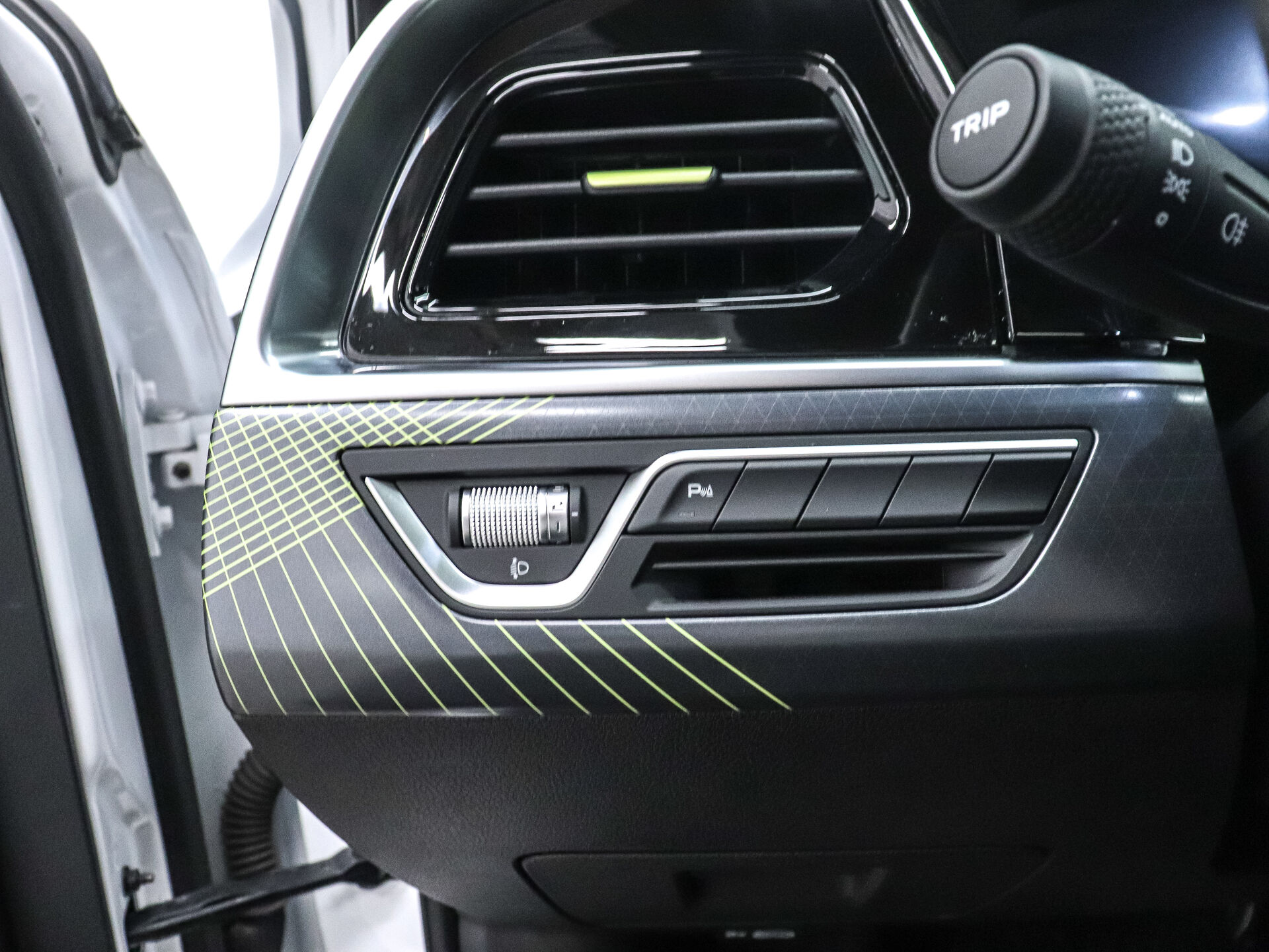 Geely Tugella 2023 10