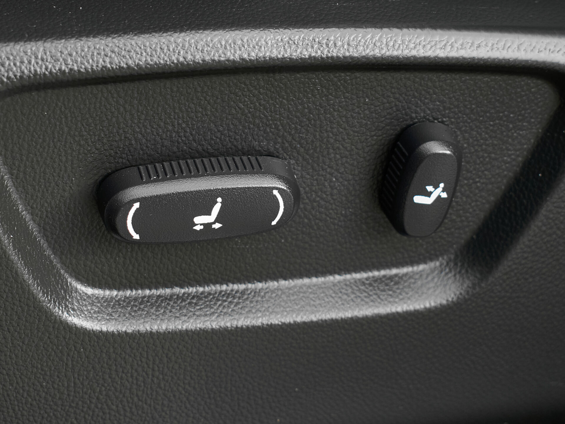 Купить Opel Antara 3.0 AT (249 л.с.) 4WD, 2012 в Екатеренбурге