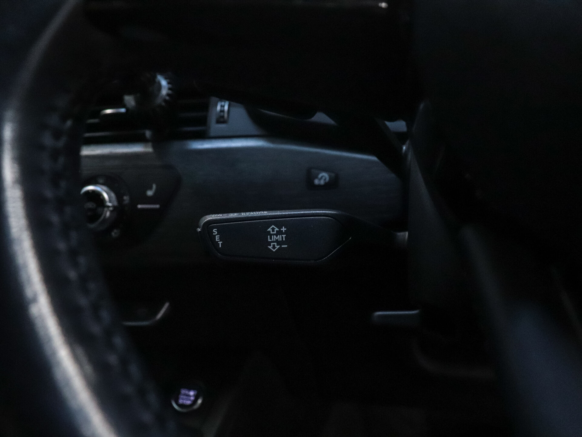 Audi A4 2017 11