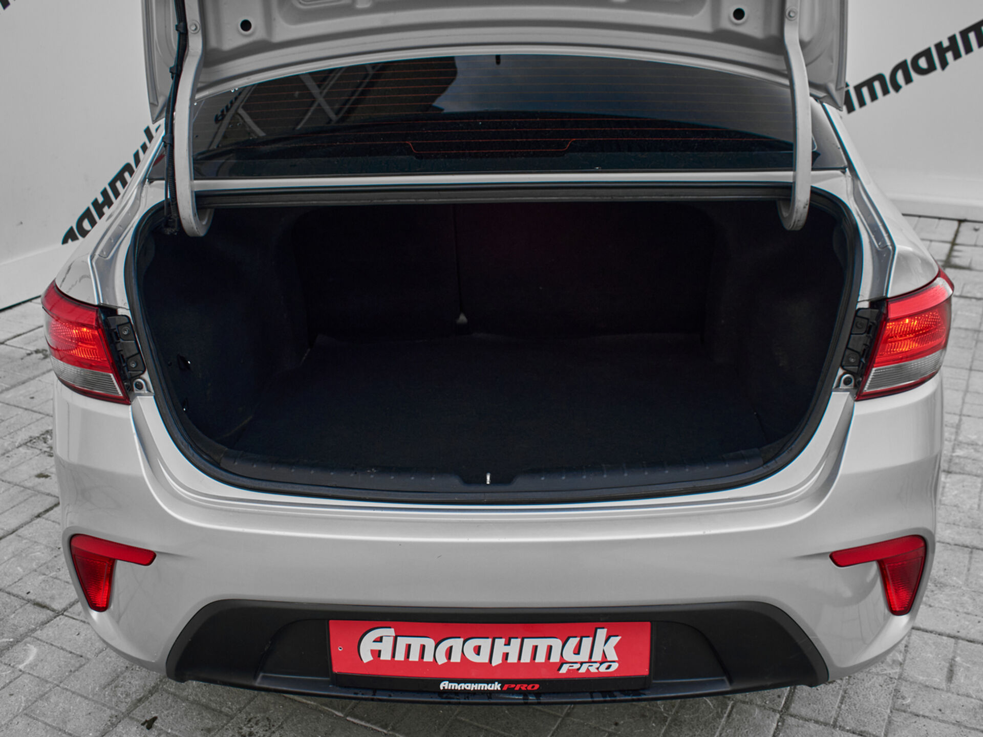 Купить Kia Rio 1.4 MT (100 л.с.), 2017 в Екатеренбурге