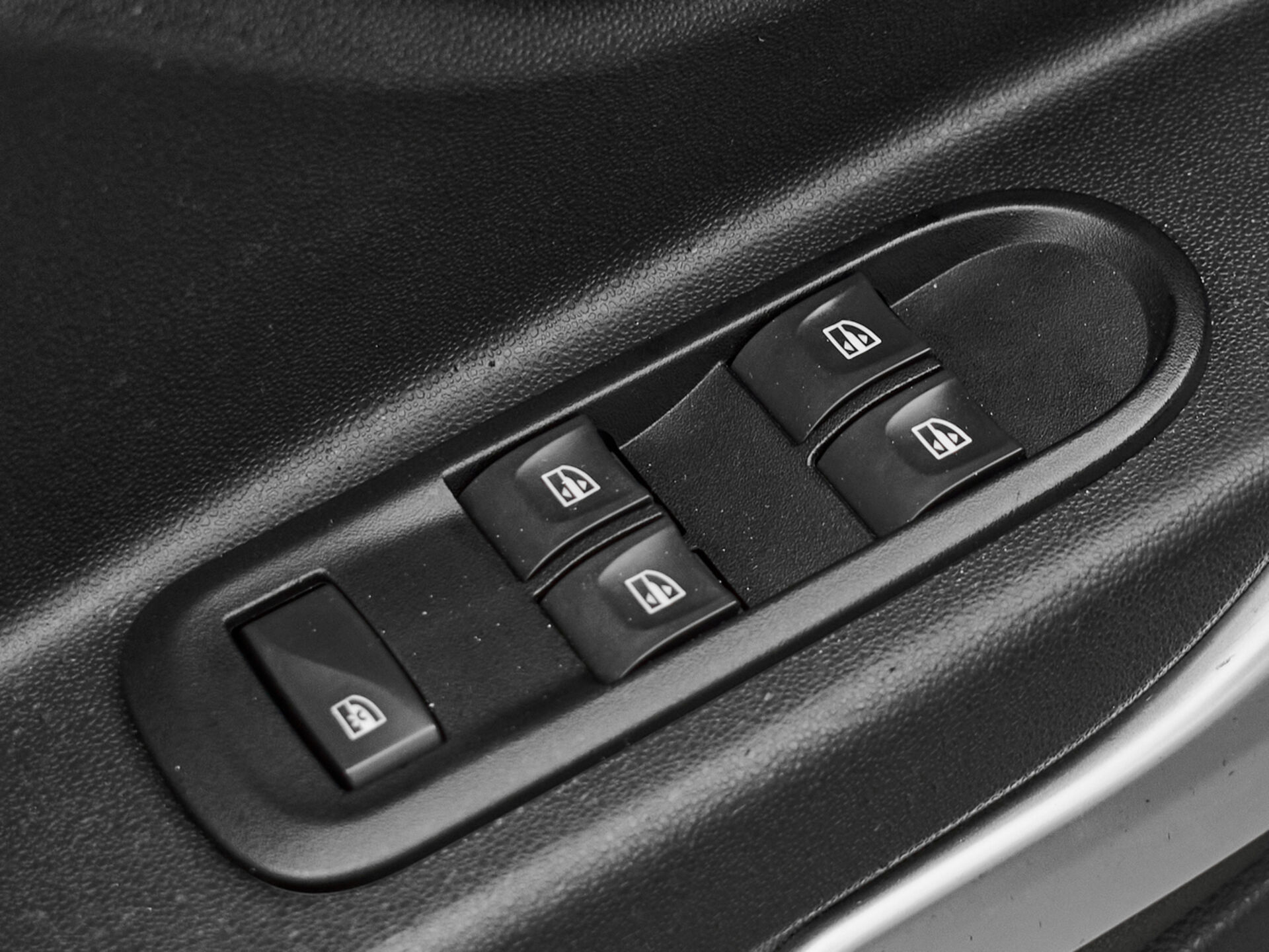 Купить Lada (ВАЗ) XRAY Cross 1.6 CVT (113 л.с.), 2019 в Екатеренбурге