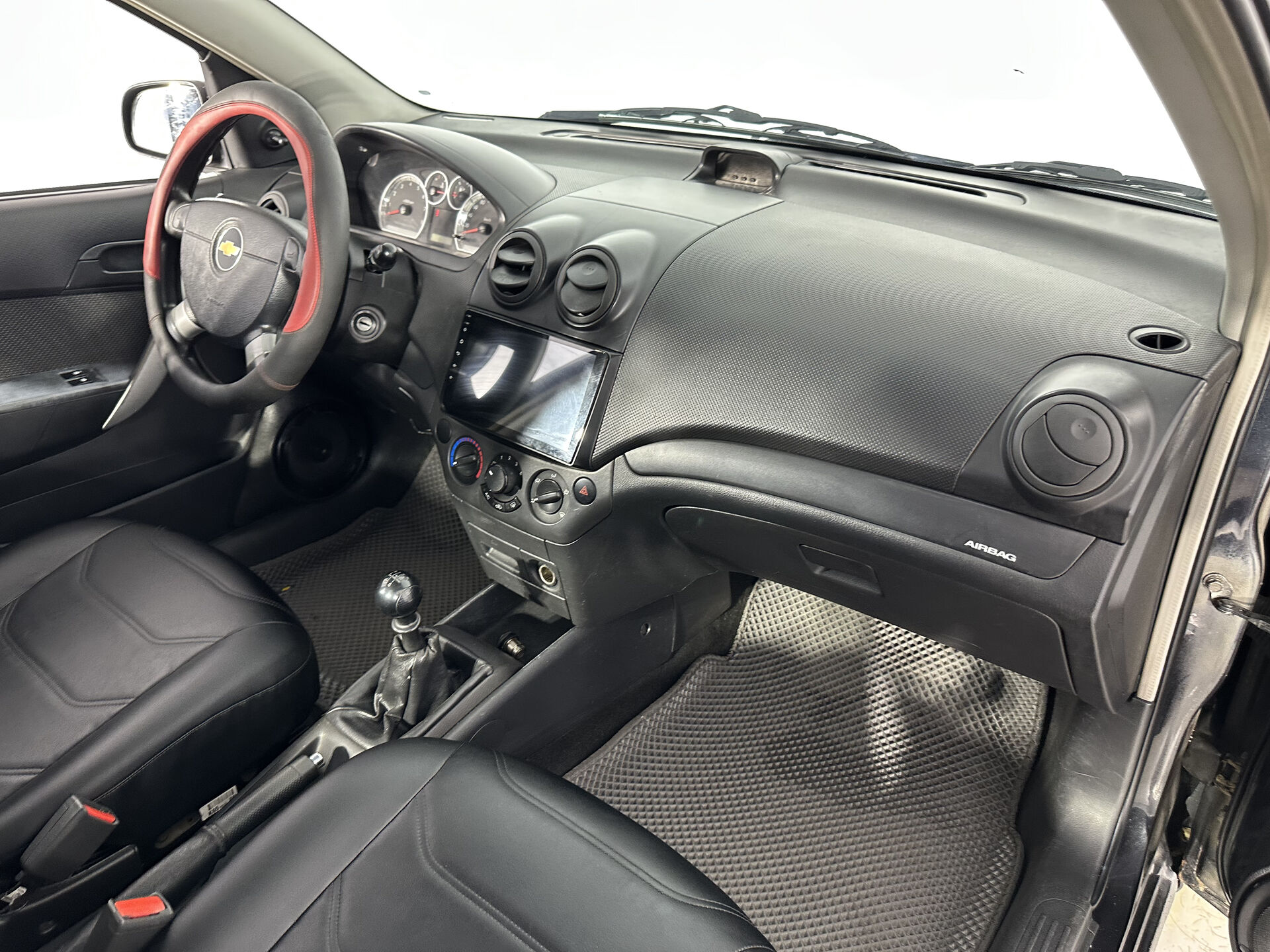 Chevrolet Aveo None 2010 г.в., 194 935 км.