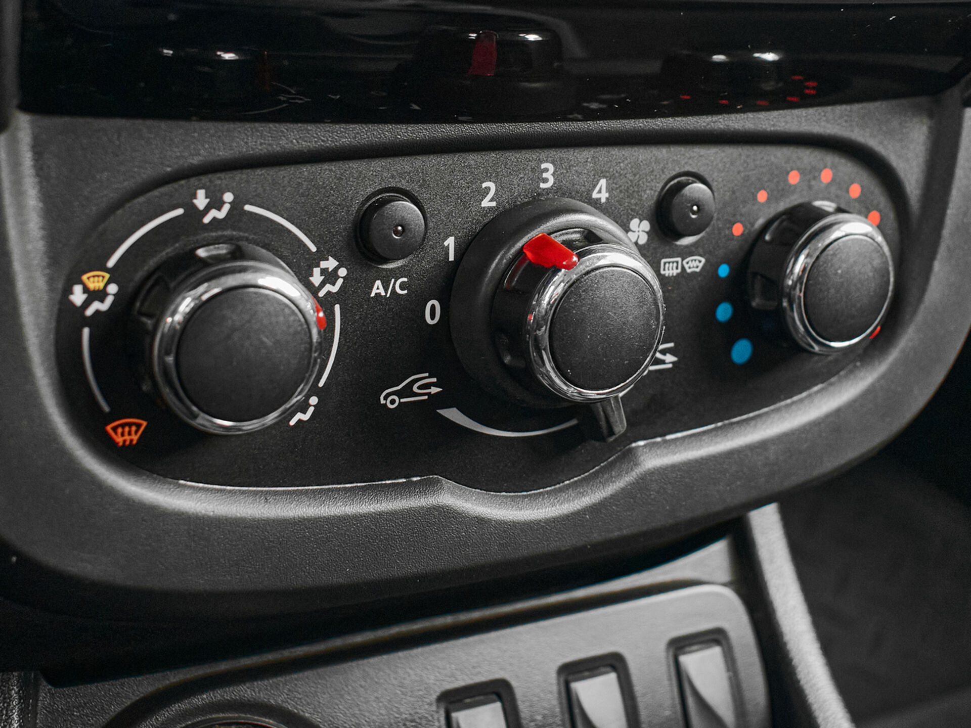 Купить Renault Duster 2.0 MT (143 л.с.) 4WD, 2017 в Екатеренбурге