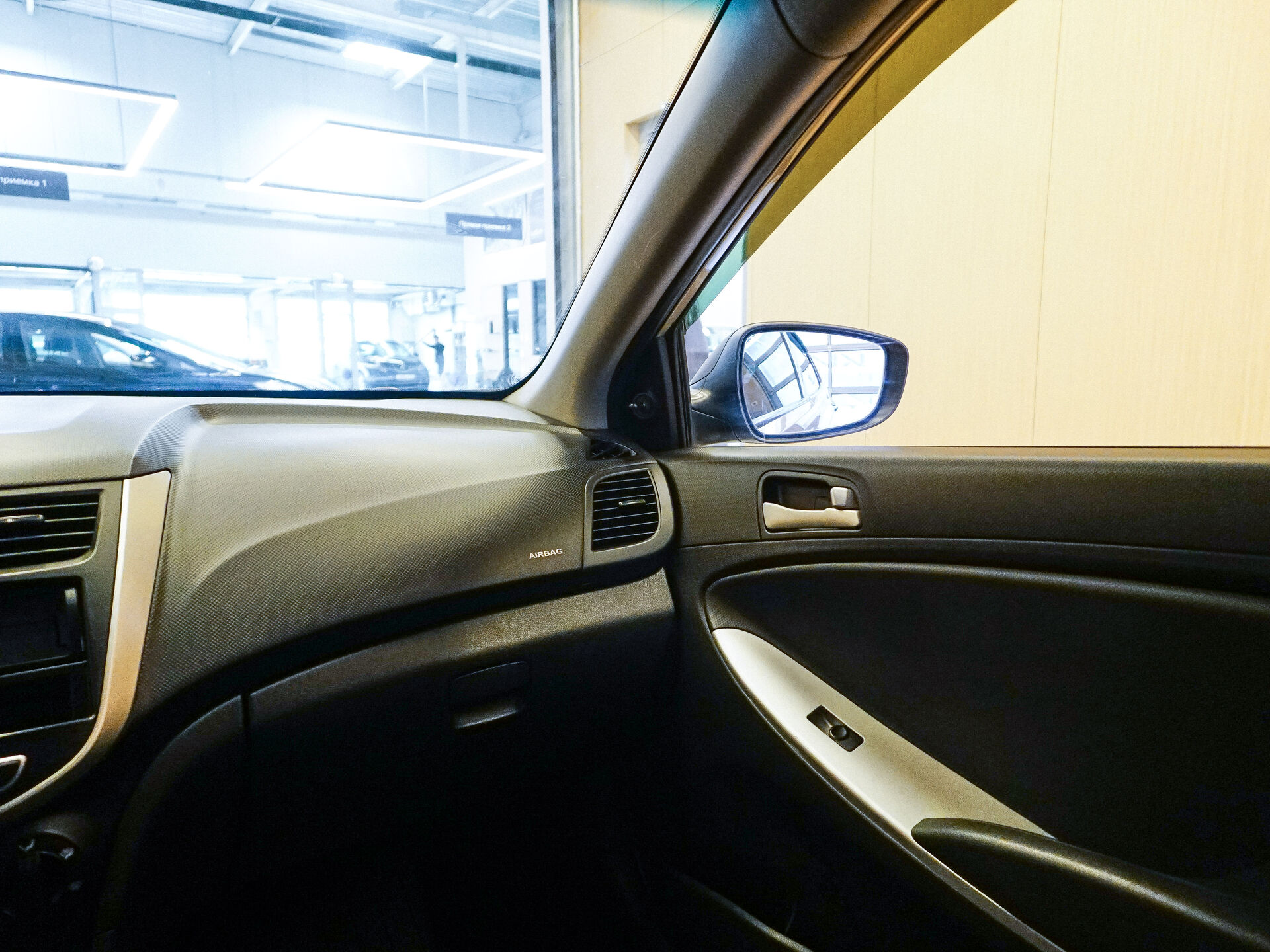 Hyundai Solaris 2012 16