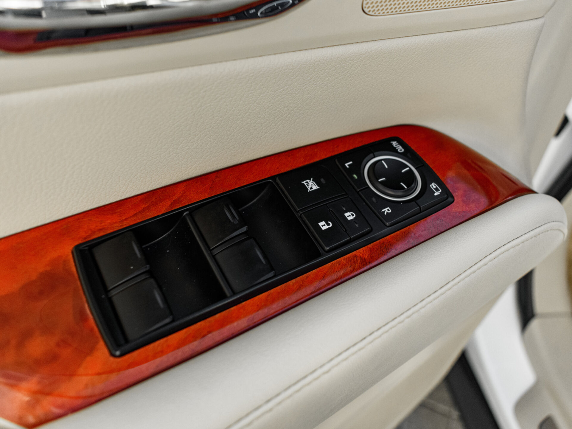 Купить Lexus RX 450h 3.5hyb CVT (249 л.с.) 4WD, 2010 в Екатеренбурге