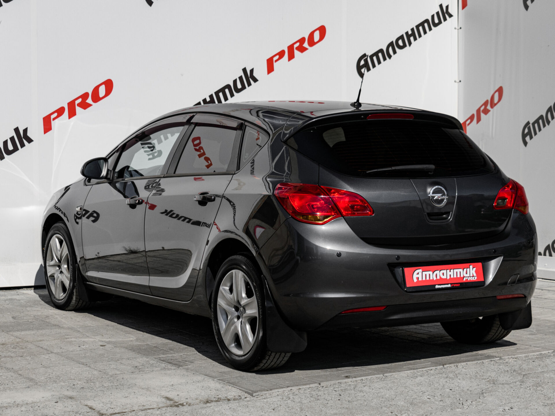 Купить Opel Astra 1.6 AT (115 л.с.), 2010 в Екатеренбурге