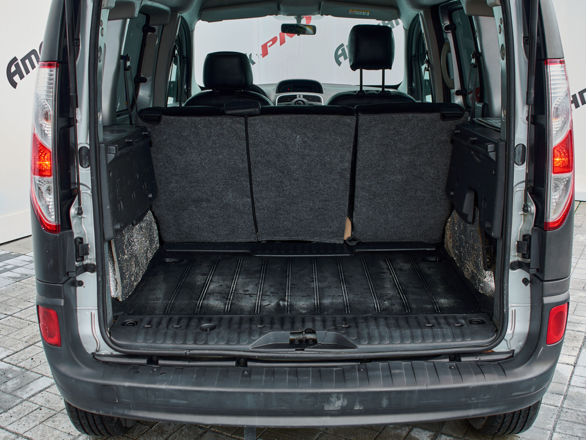 Купить Renault Kangoo 1.6 MT (102 л.с.), 2013 в Екатеренбурге