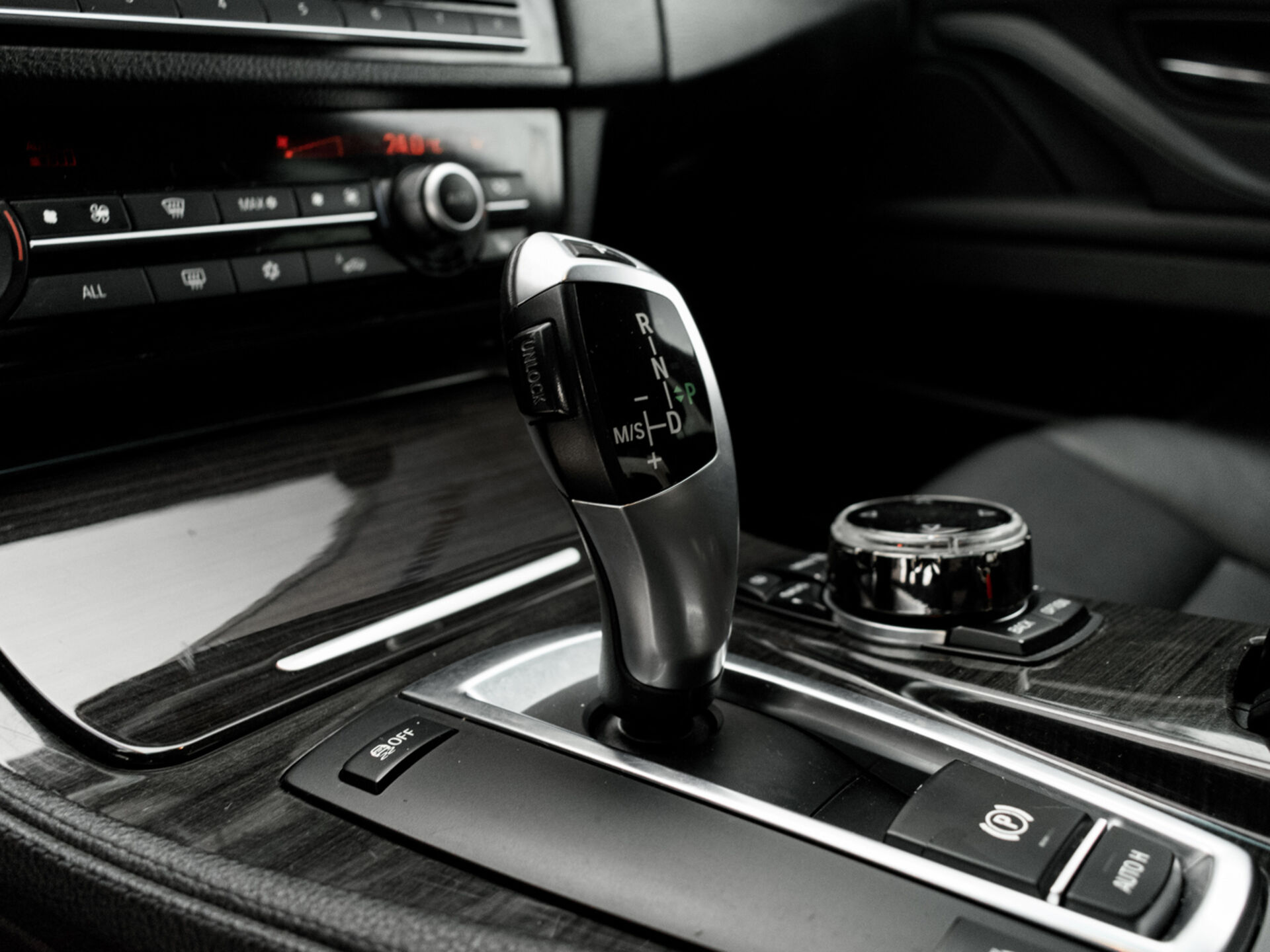 Купить BMW 5 серии 520d 2.0d AT (184 л.с.), 2011 в Екатеренбурге