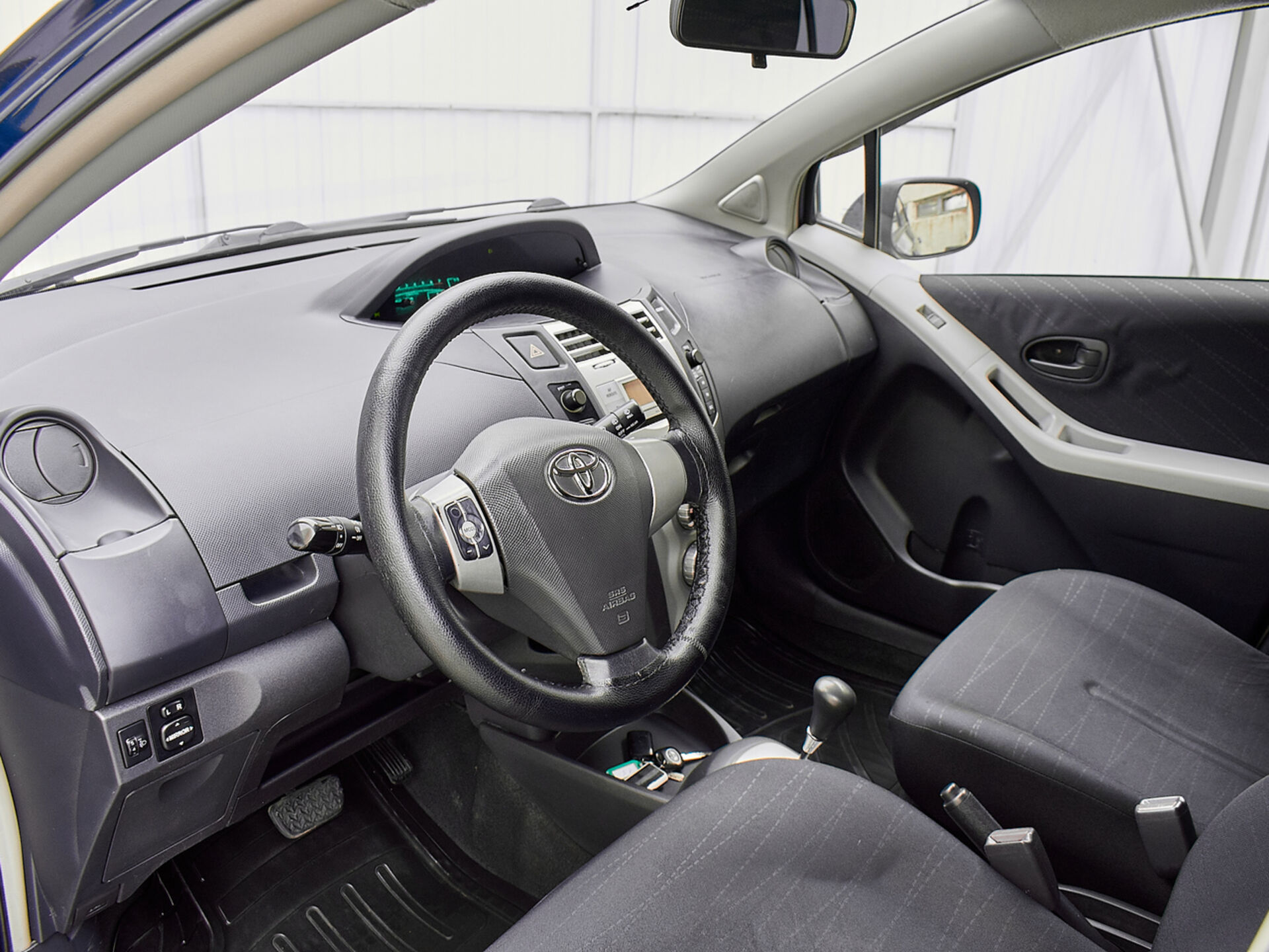 Купить Toyota Yaris Multimode 1.3 AMT (87 л.с.), 2006 в Екатеренбурге