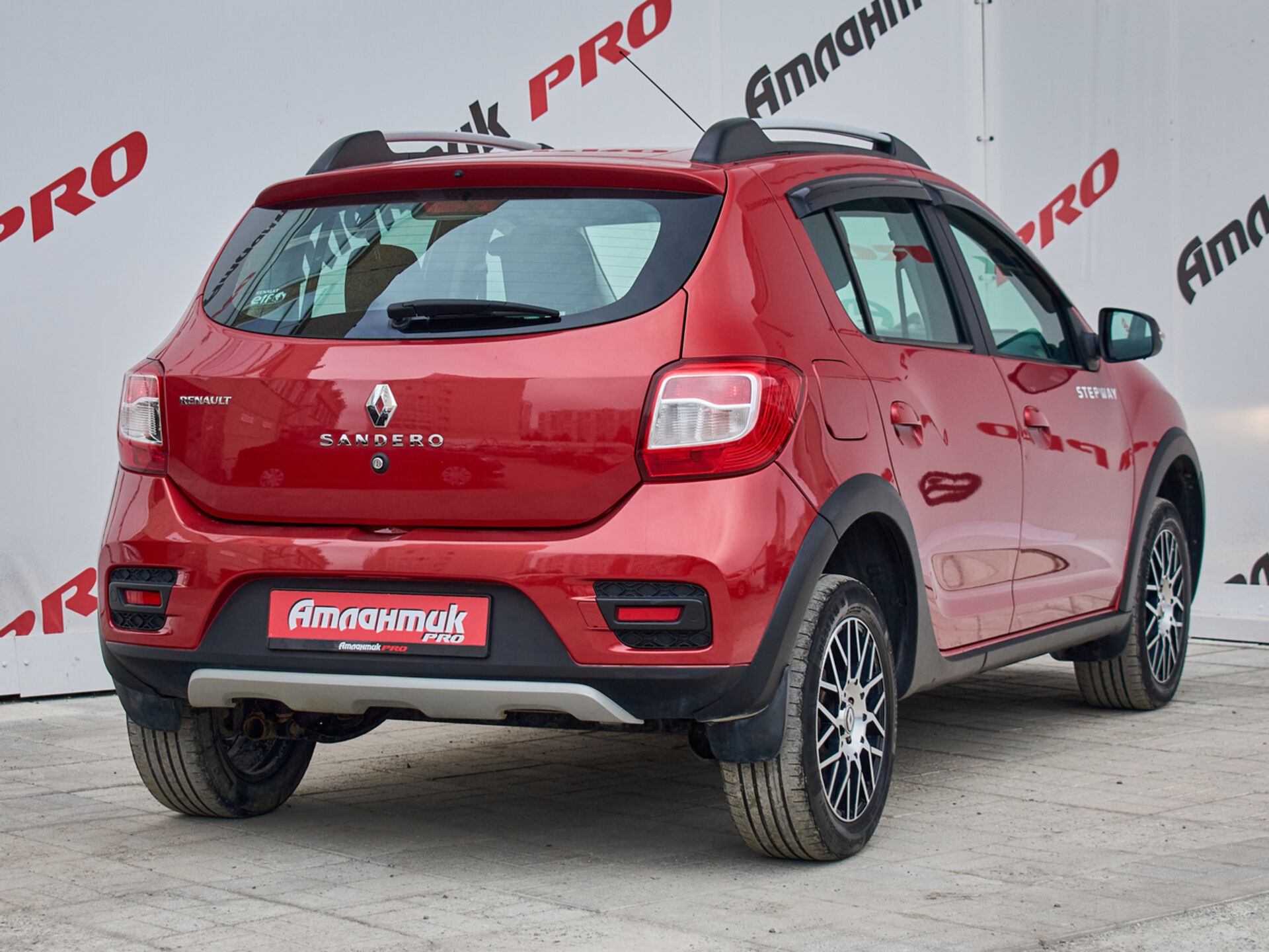 Купить Renault Sandero Stepway 1.6 MT (113 л.с.), 2018 в Екатеренбурге