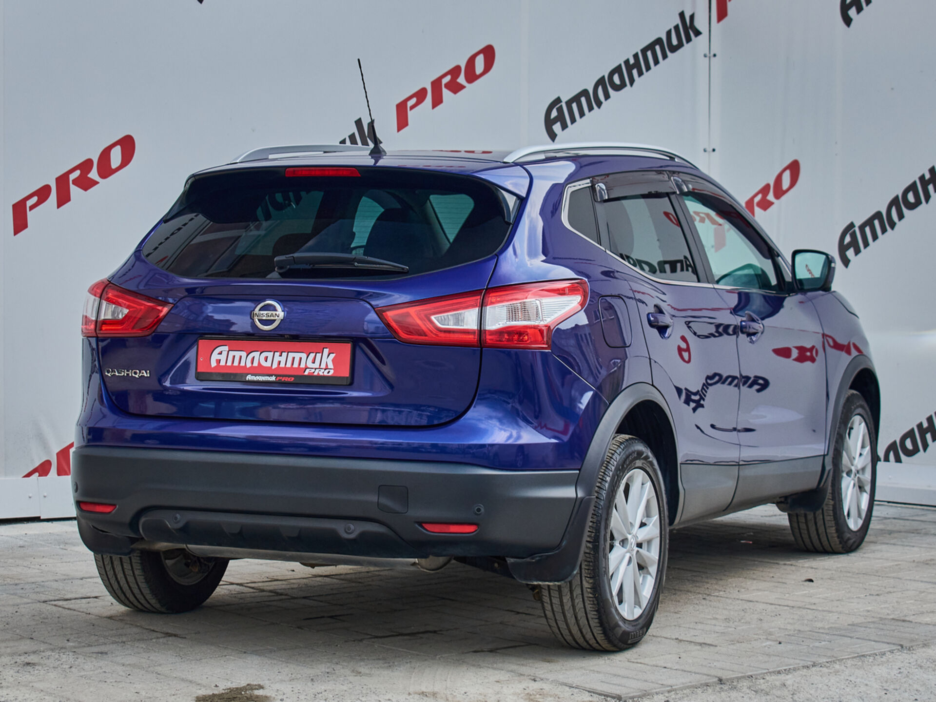 Купить Nissan Qashqai 2.0 CVT (144 л.с.) 4WD, 2016 в Екатеренбурге