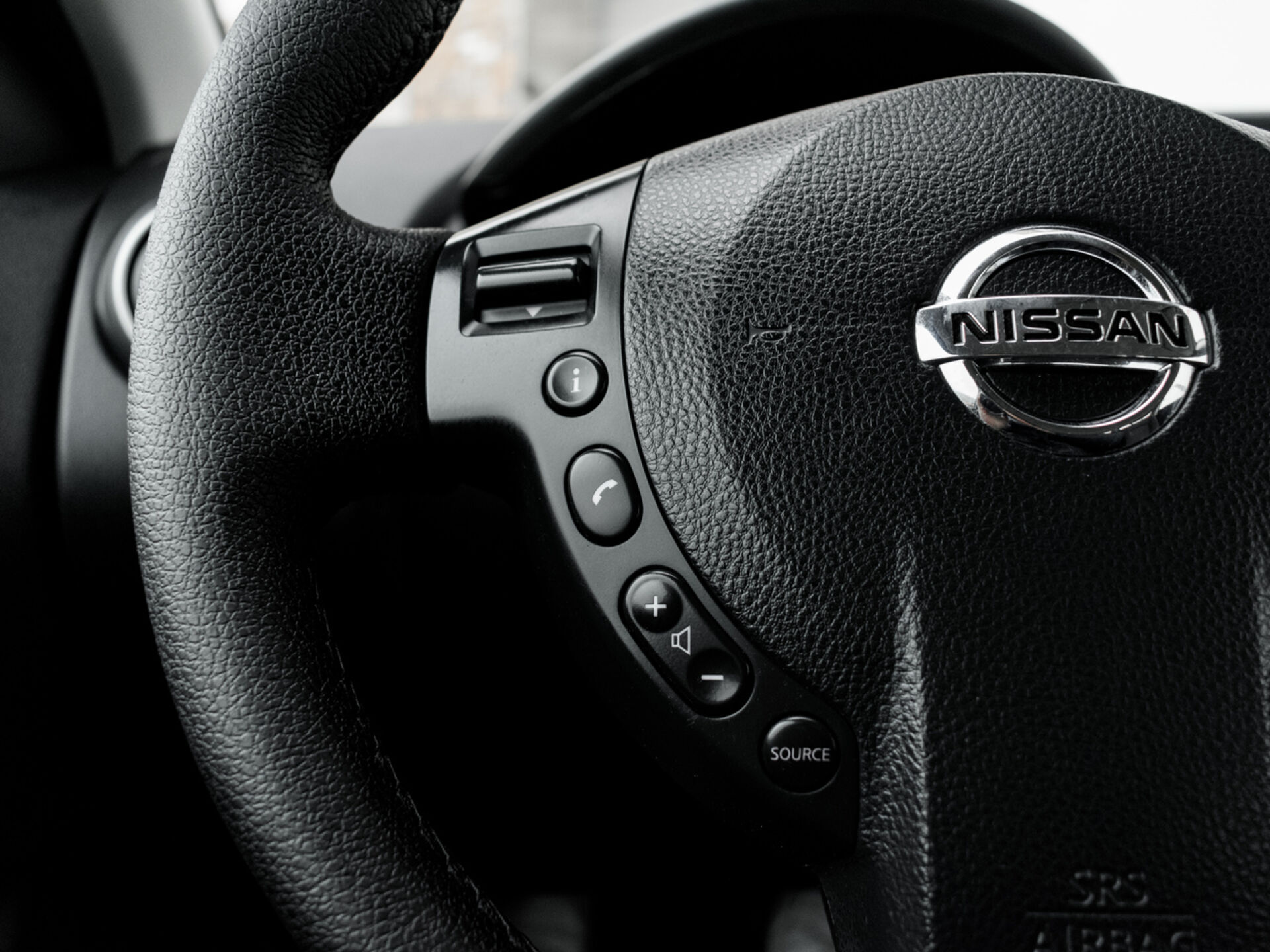 Купить Nissan Qashqai 2.0 CVT (141 л.с.), 2011 в Екатеренбурге