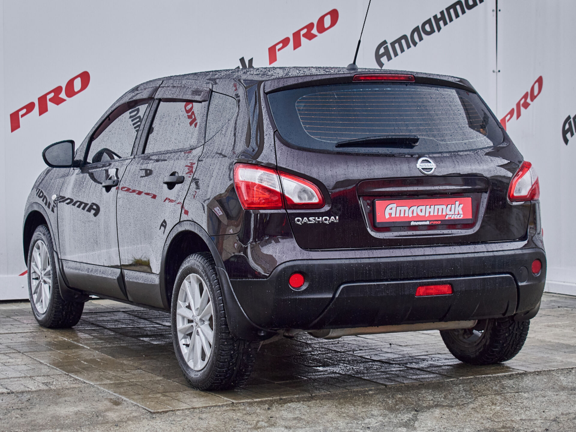 Купить Nissan Qashqai 1.6 MT (114 л.с.), 2013 в Екатеренбурге