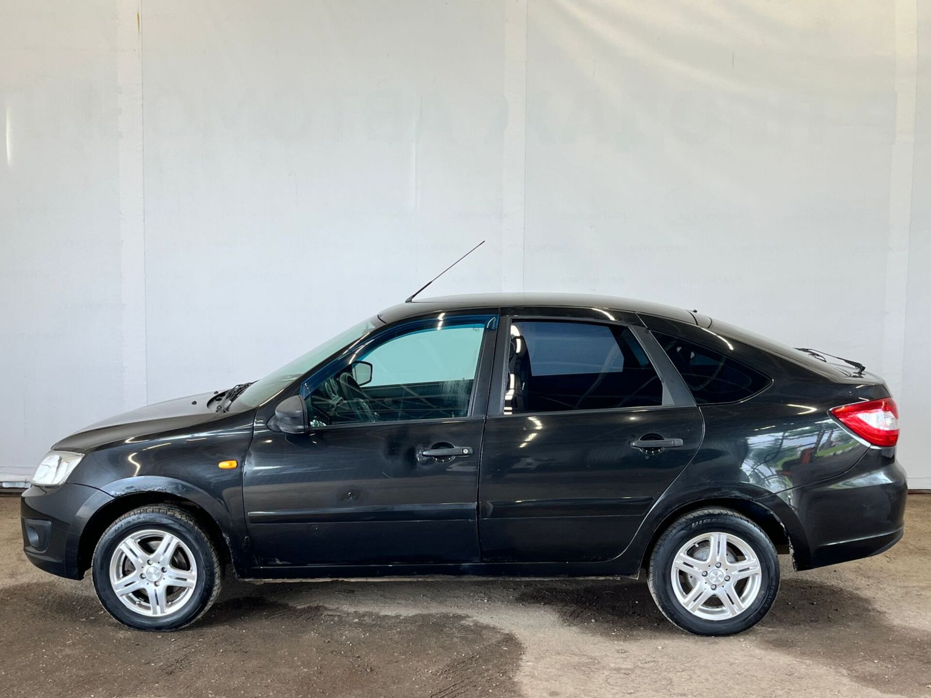 Lada Granta None 2015 г.в., 140 000 км.