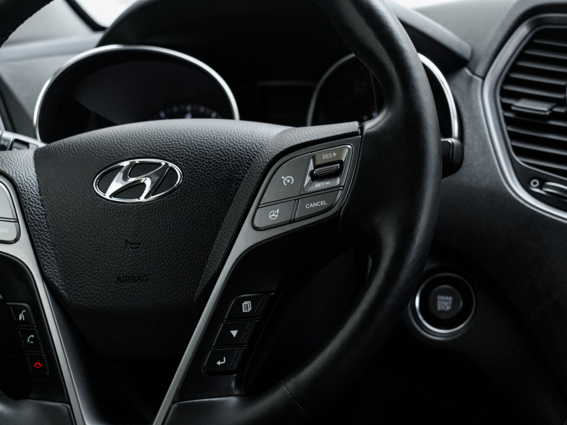 Купить Hyundai Santa Fe Grand 3.3 AT (270 л.с.) 4WD, 2014 в Екатеренбурге