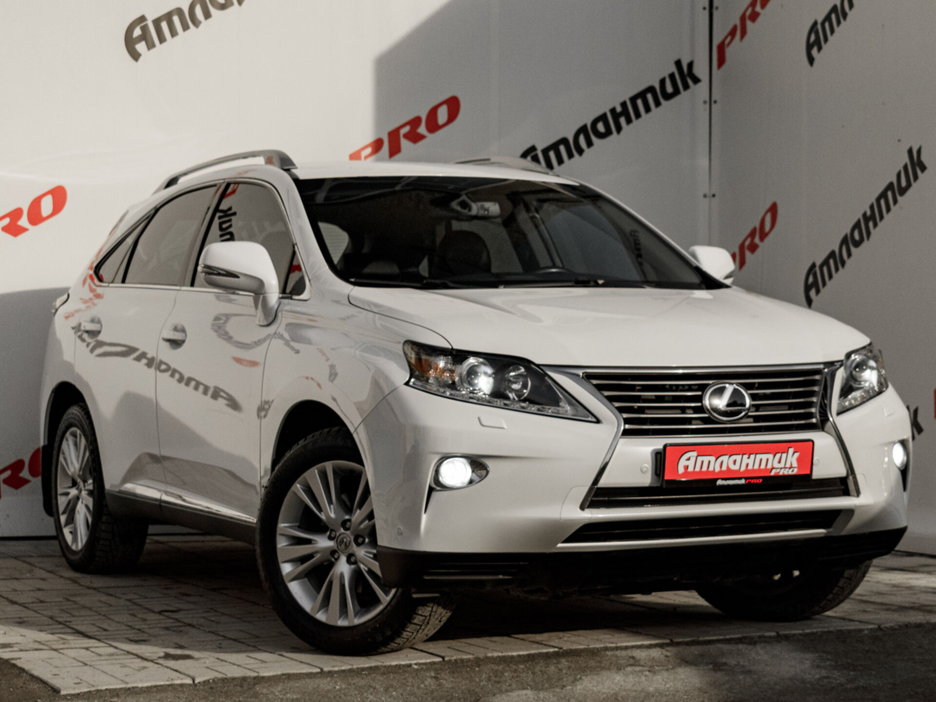 Купить Lexus RX 270 2.7 AT (188 л.с.), 2013 в Екатеренбурге