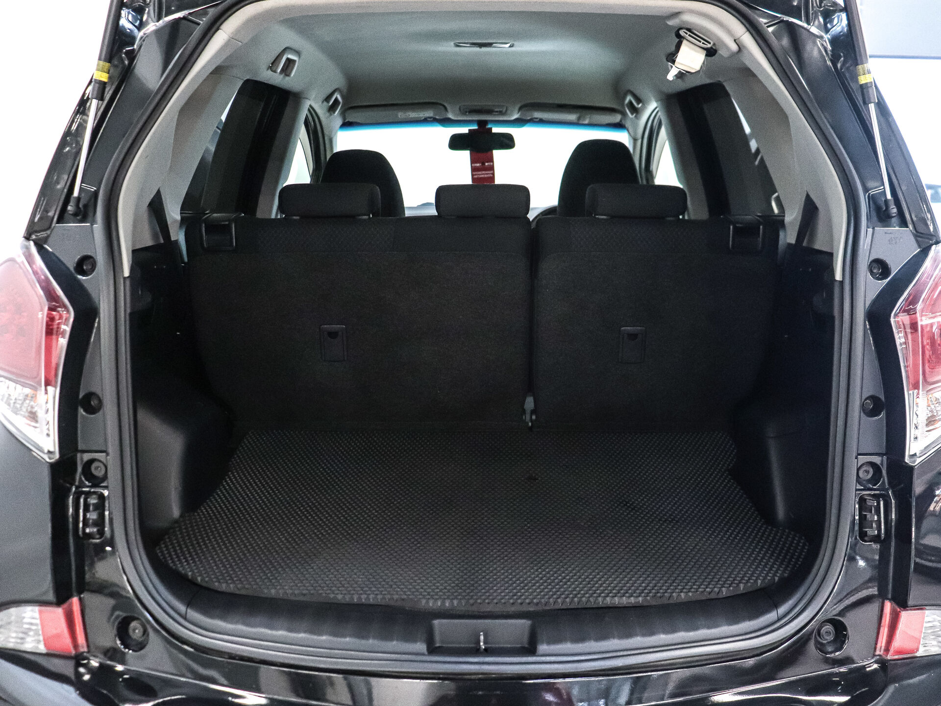 Toyota Ractis 2016 18