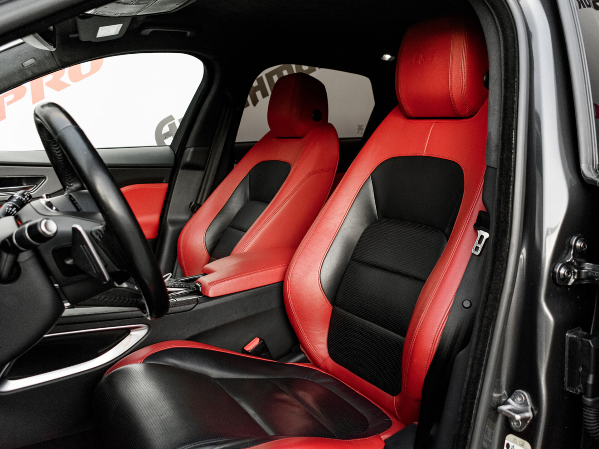 Купить Jaguar F-Pace 3.0d AT (300 л.с.) 4WD, 2018 в Екатеренбурге