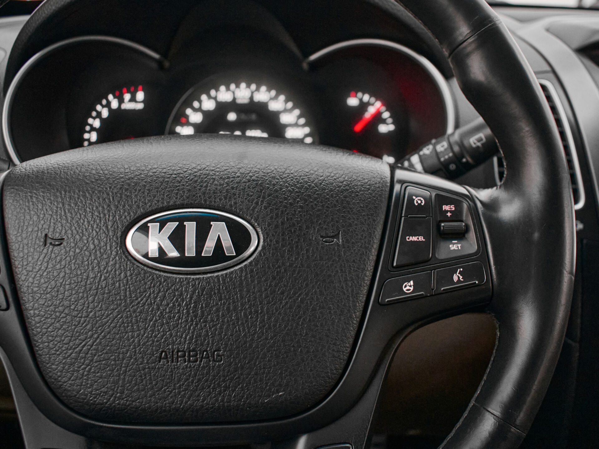 Купить Kia Sorento 2.4 AT (175 л.с.) 4WD, 2013 в Екатеренбурге