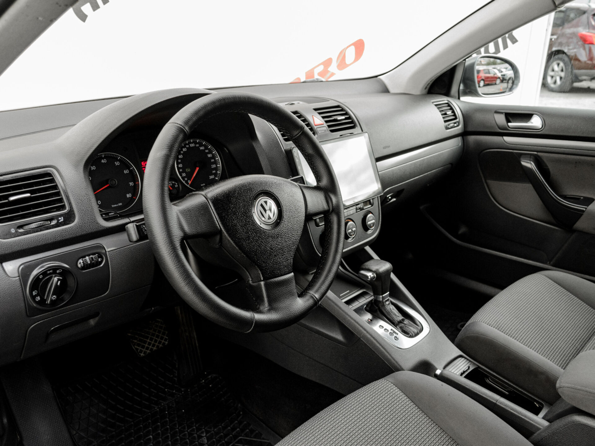 Купить Volkswagen Jetta 1.6 AT (102 л.с.), 2009 в Екатеренбурге