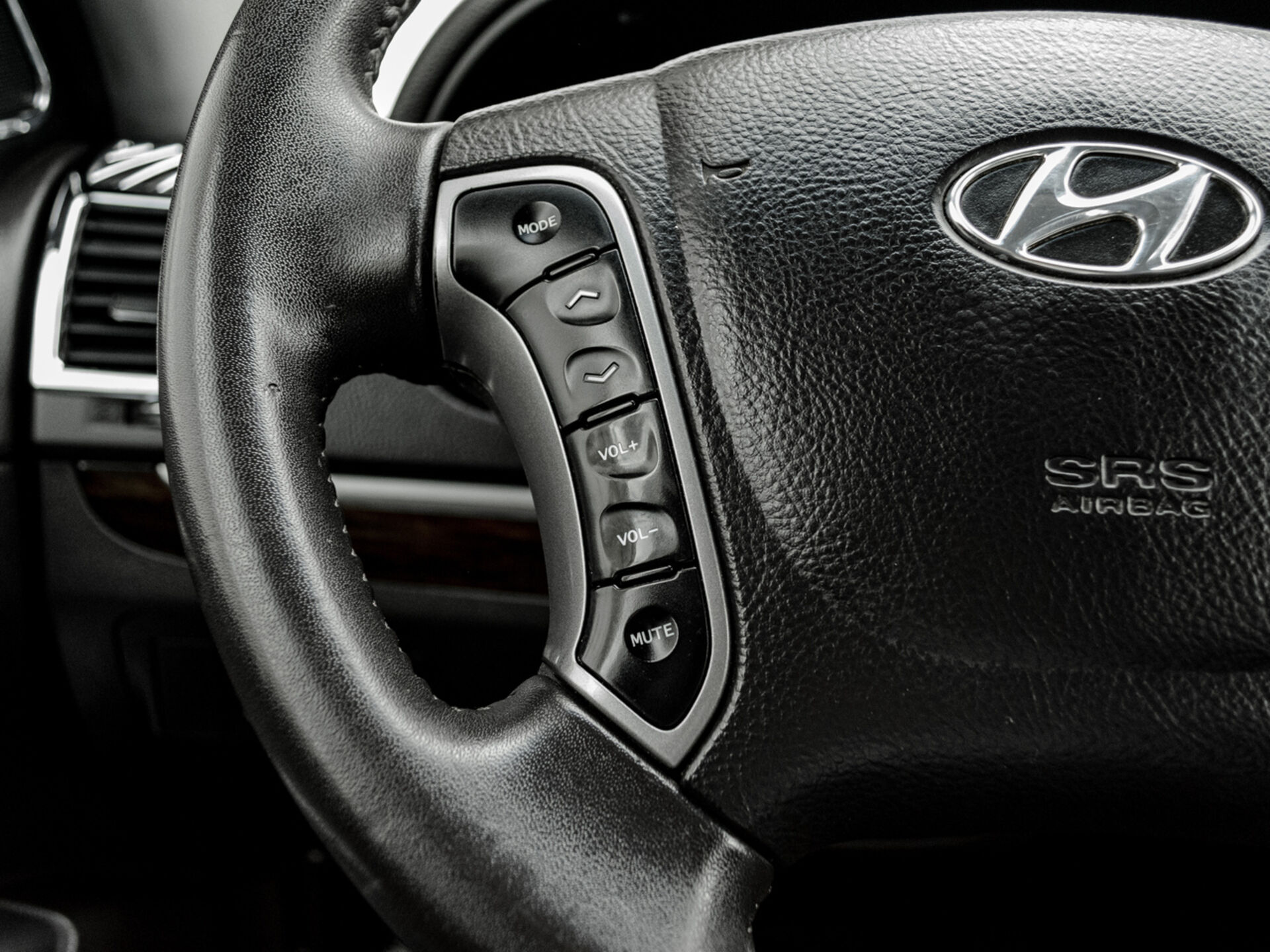 Купить Hyundai Santa Fe 2.4 AT (174 л.с.) 4WD, 2011 в Екатеренбурге