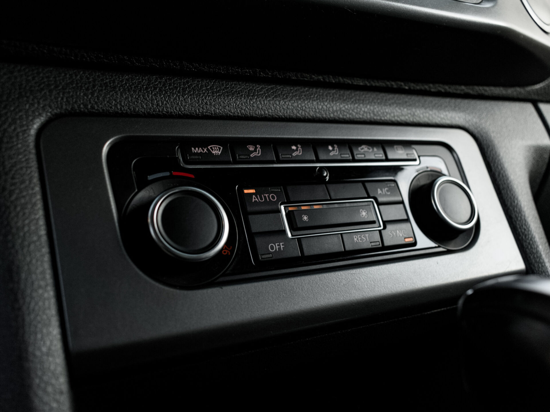 Купить Volkswagen Amarok full-time 2.0d AT (180 л.с.) 4WD, 2013 в Екатеренбурге