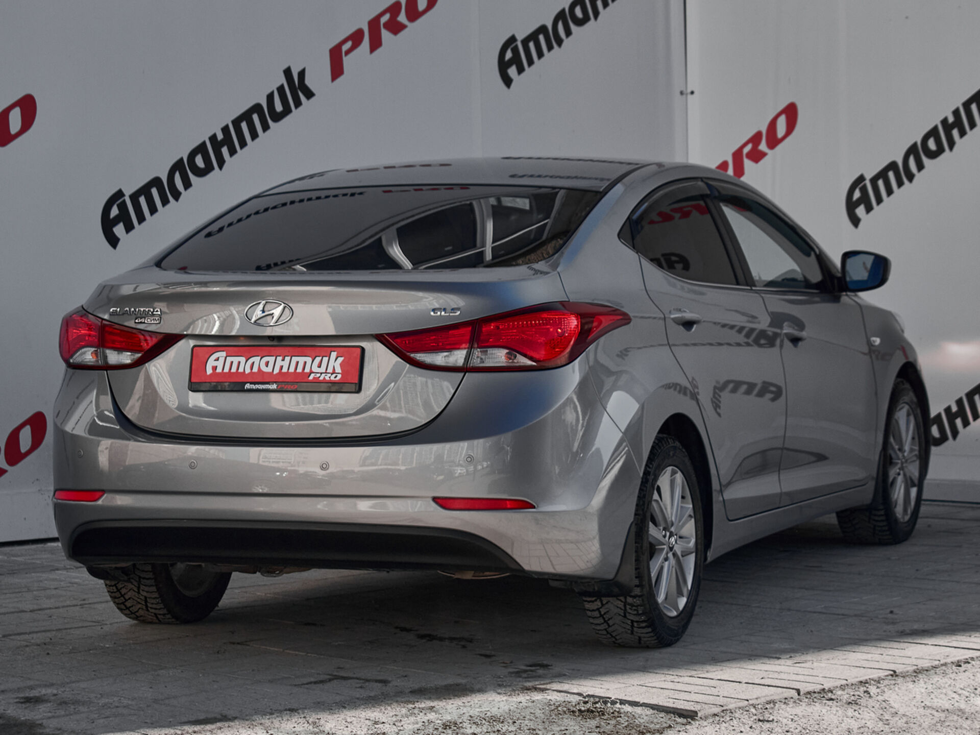 Купить Hyundai Elantra 1.6 AT (132 л.с.), 2015 в Екатеренбурге