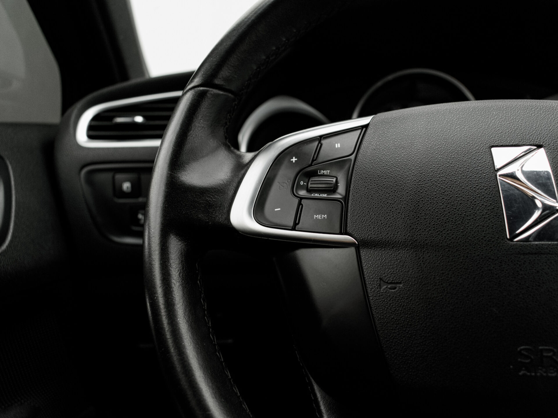 Купить Citroen DS4 1.6 AT (150 л.с.), 2012 в Екатеренбурге