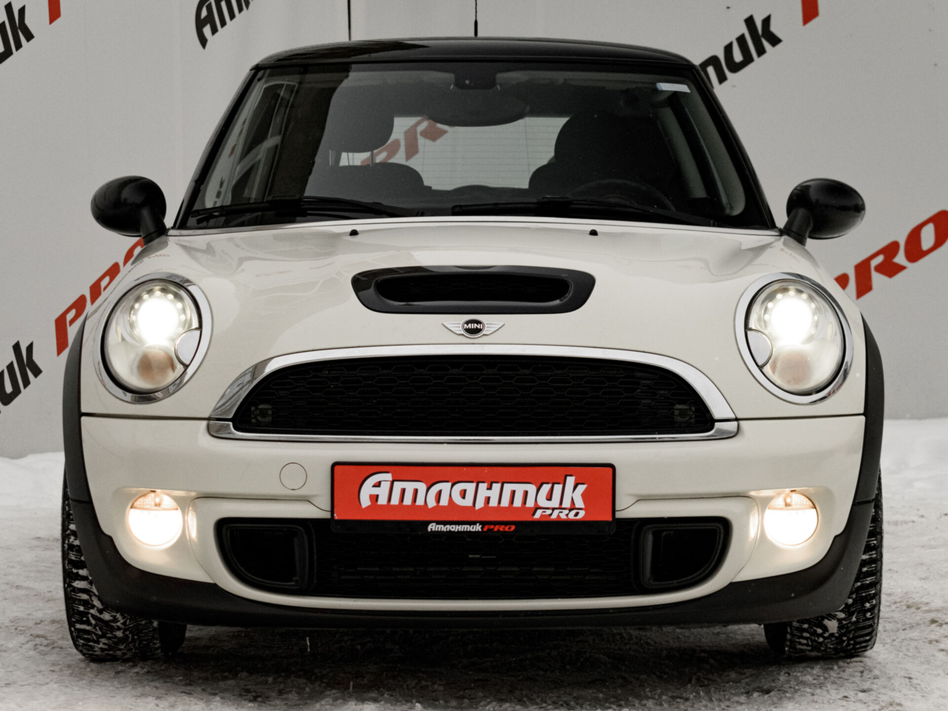 Купить MINI Hatch Cooper S 1.6 AT (184 л.с.), 2012 в Екатеренбурге