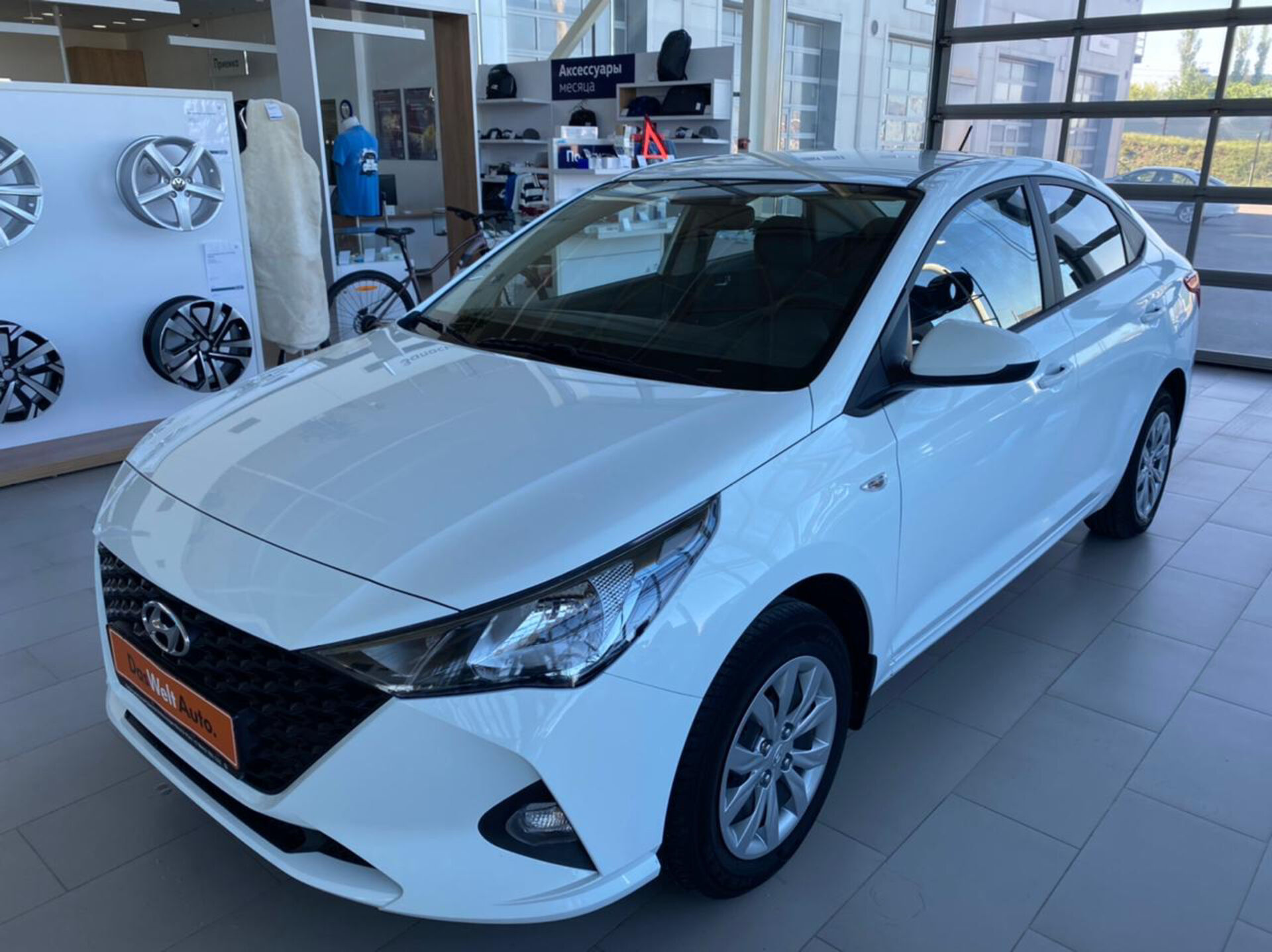 Hyundai Solaris, II Рестайлинг 1.4 MT (100 л.с.)