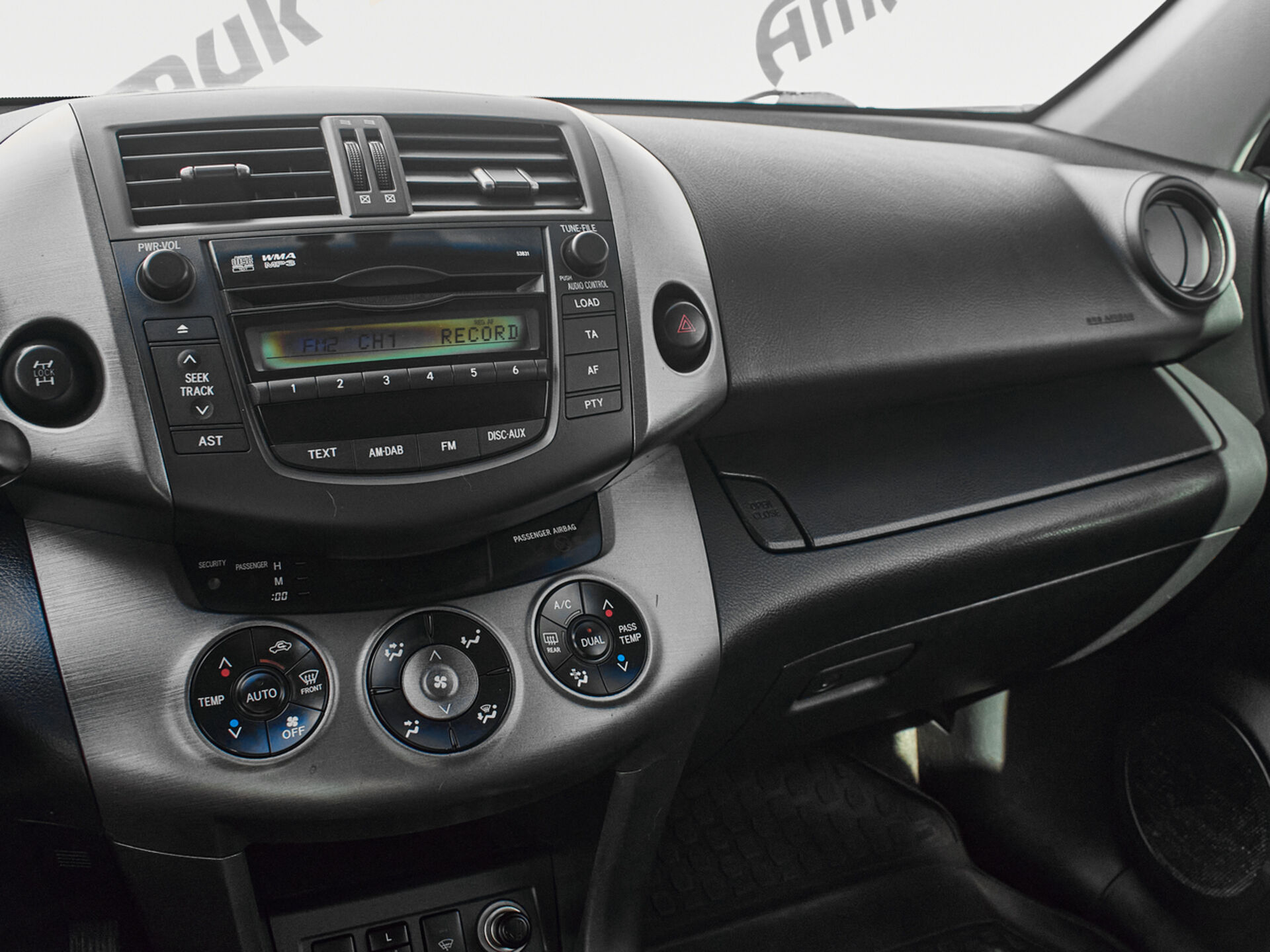 Купить Toyota RAV4 2.4 AT (170 л.с.) 4WD, 2012 в Екатеренбурге