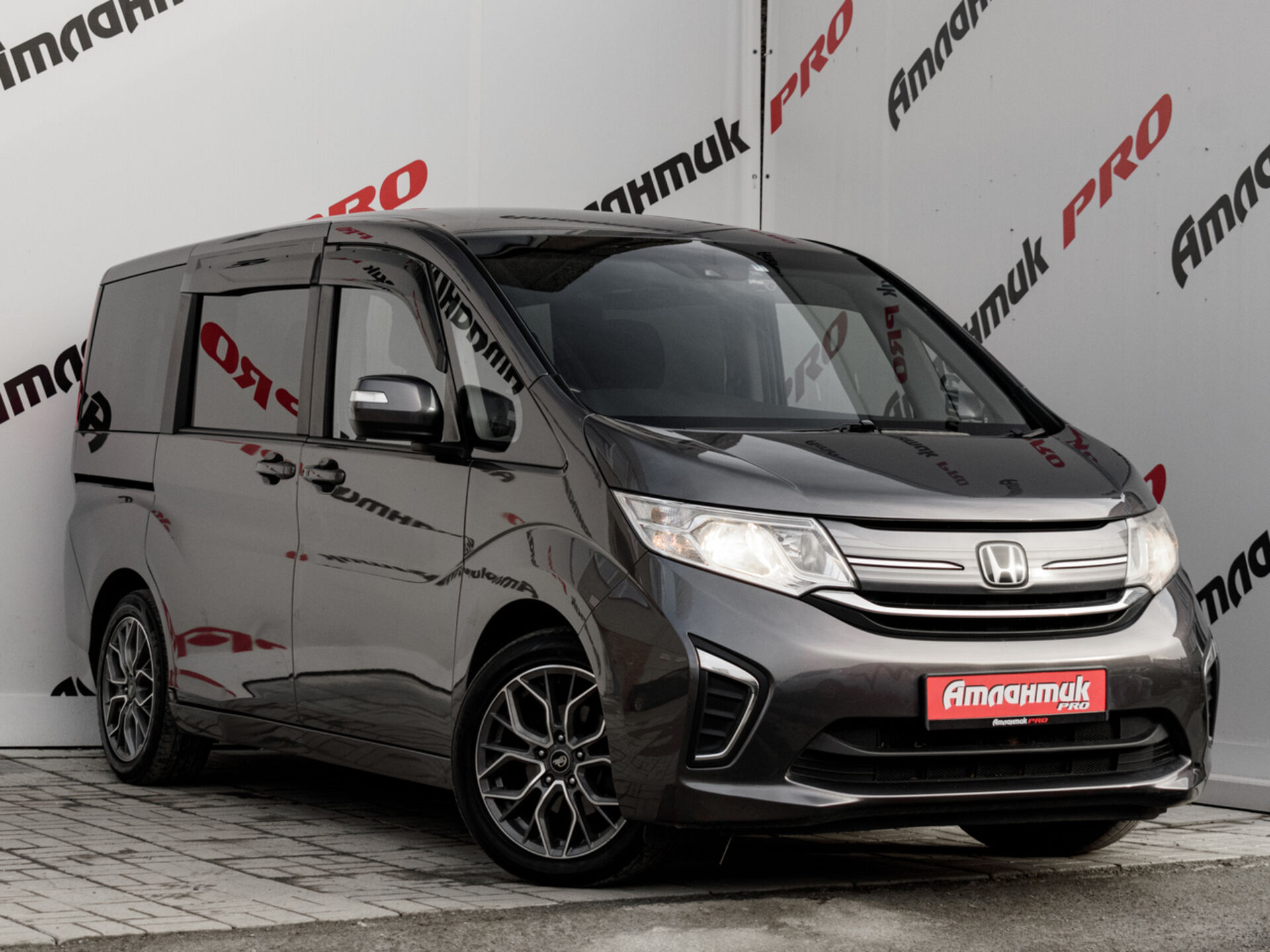 Купить Honda Stepwgn Spada 1.5 CVT (150 л.с.), 2018 в Екатеренбурге