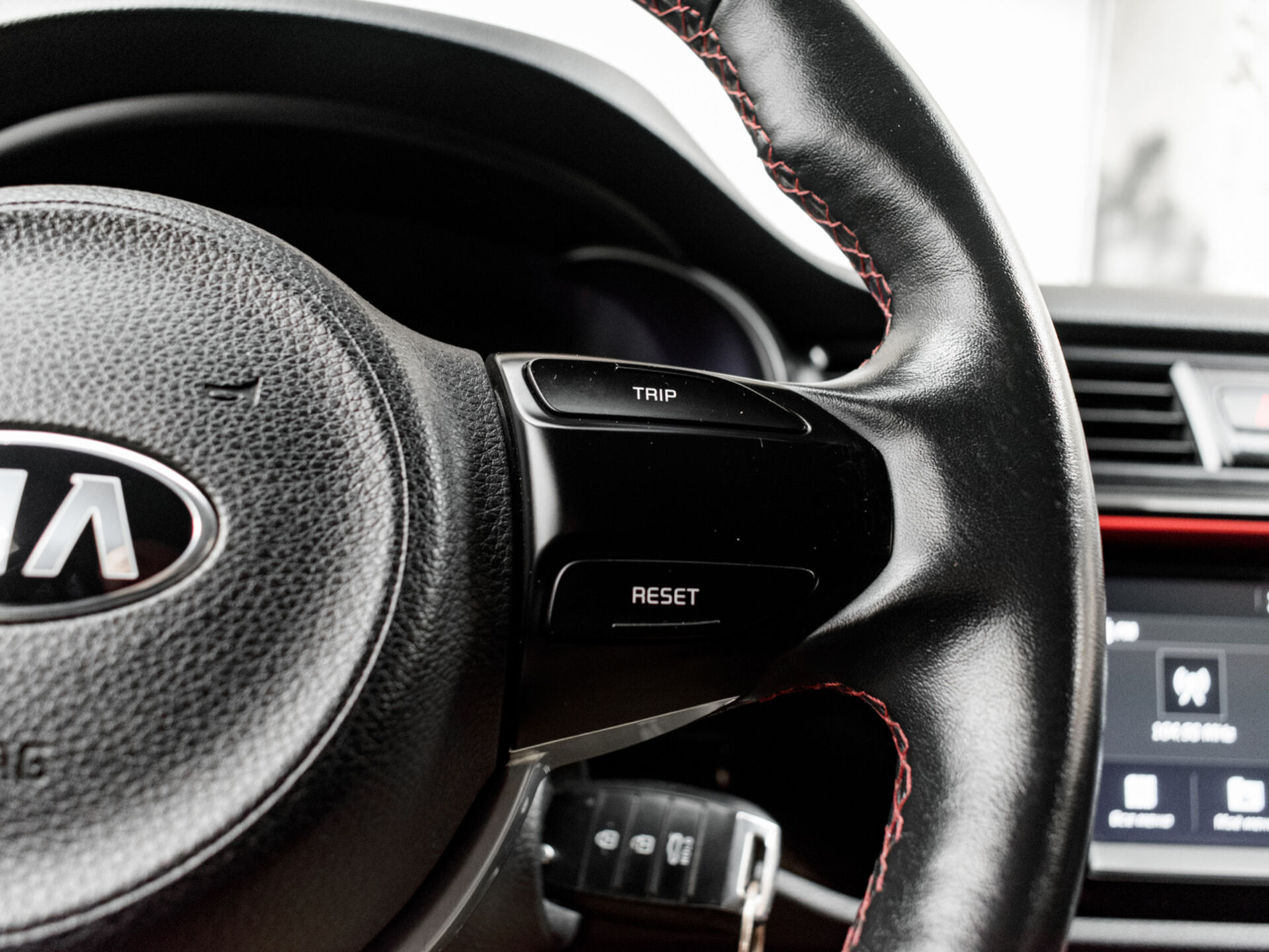 Купить Kia Rio 1.6 MT (123 л.с.), 2019 в Екатеренбурге