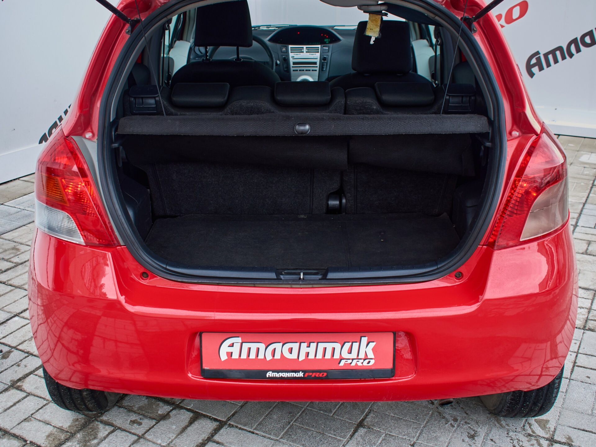Купить Toyota Yaris 1.0 MT (69 л.с.), 2008 в Екатеренбурге