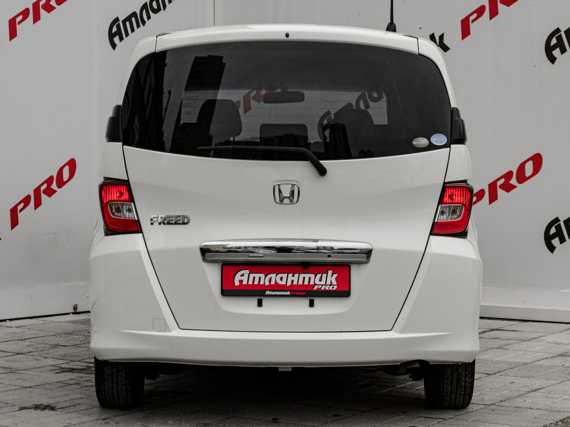 Купить Honda Freed 1.5 CVT (118 л.с.), 2012 в Екатеренбурге