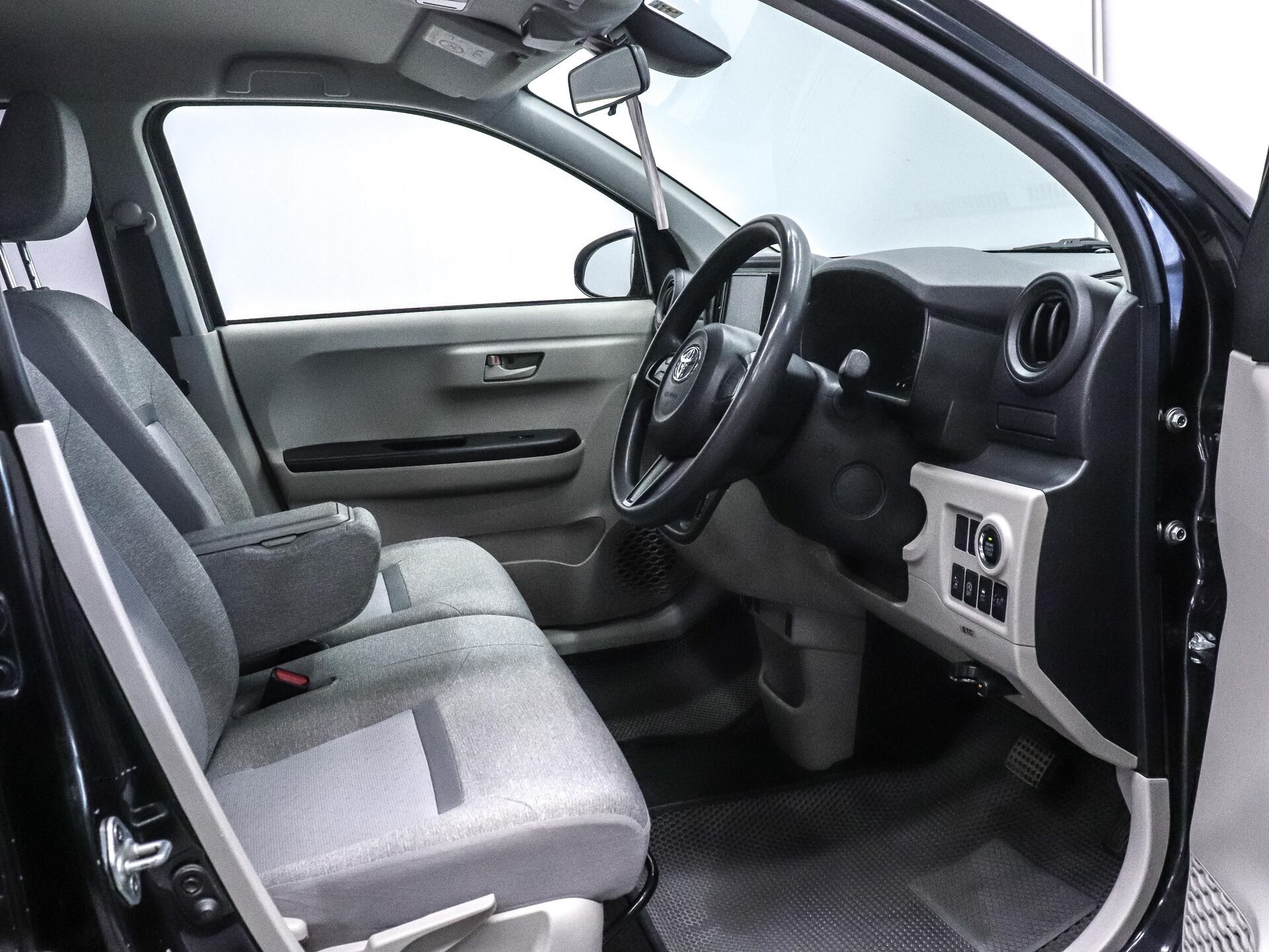 Toyota Passo 2017 10