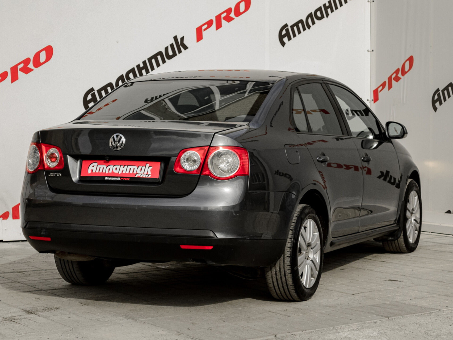 Купить Volkswagen Jetta 1.6 AT (102 л.с.), 2009 в Екатеренбурге