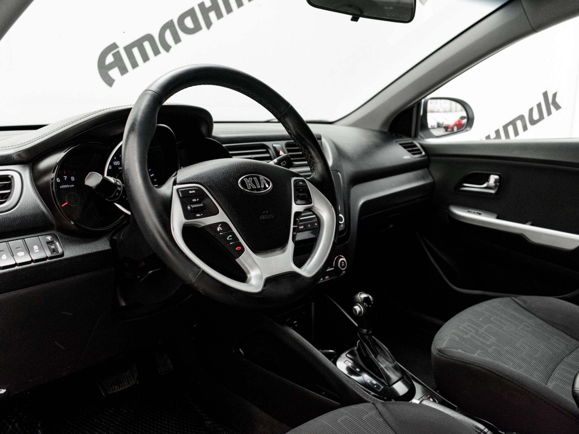 Купить Kia Rio 1.6 AT (123 л.с.), 2015 в Екатеренбурге