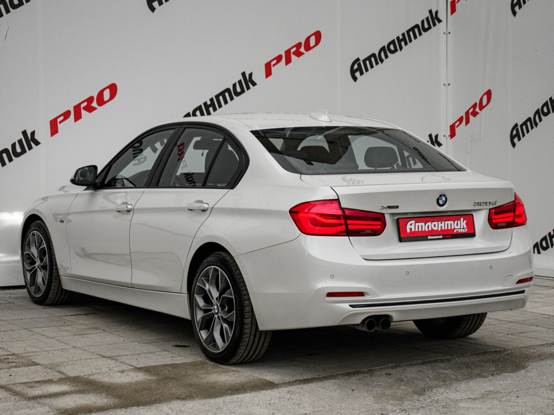 Купить BMW 3 серии 320d xDrive 2.0d AT (190 л.с.) 4WD, 2016 в Екатеренбурге