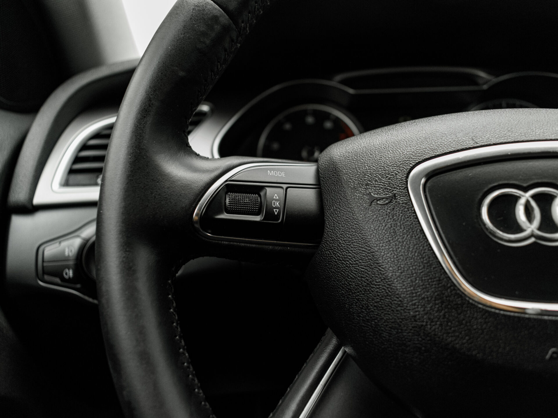 Купить Audi A4 1.8 CVT (170 л.с.), 2013 в Екатеренбурге