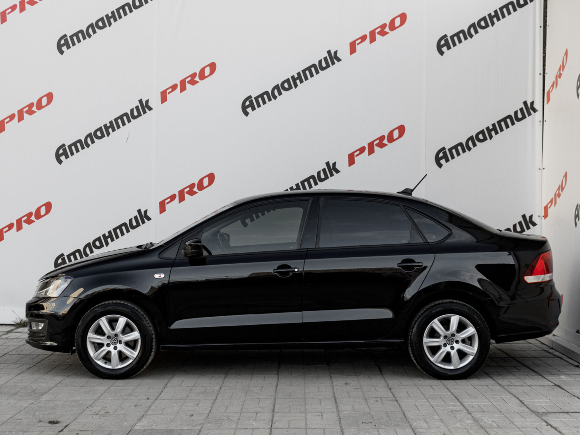 Купить Volkswagen Polo 1.6 AT (110 л.с.), 2017 в Екатеренбурге